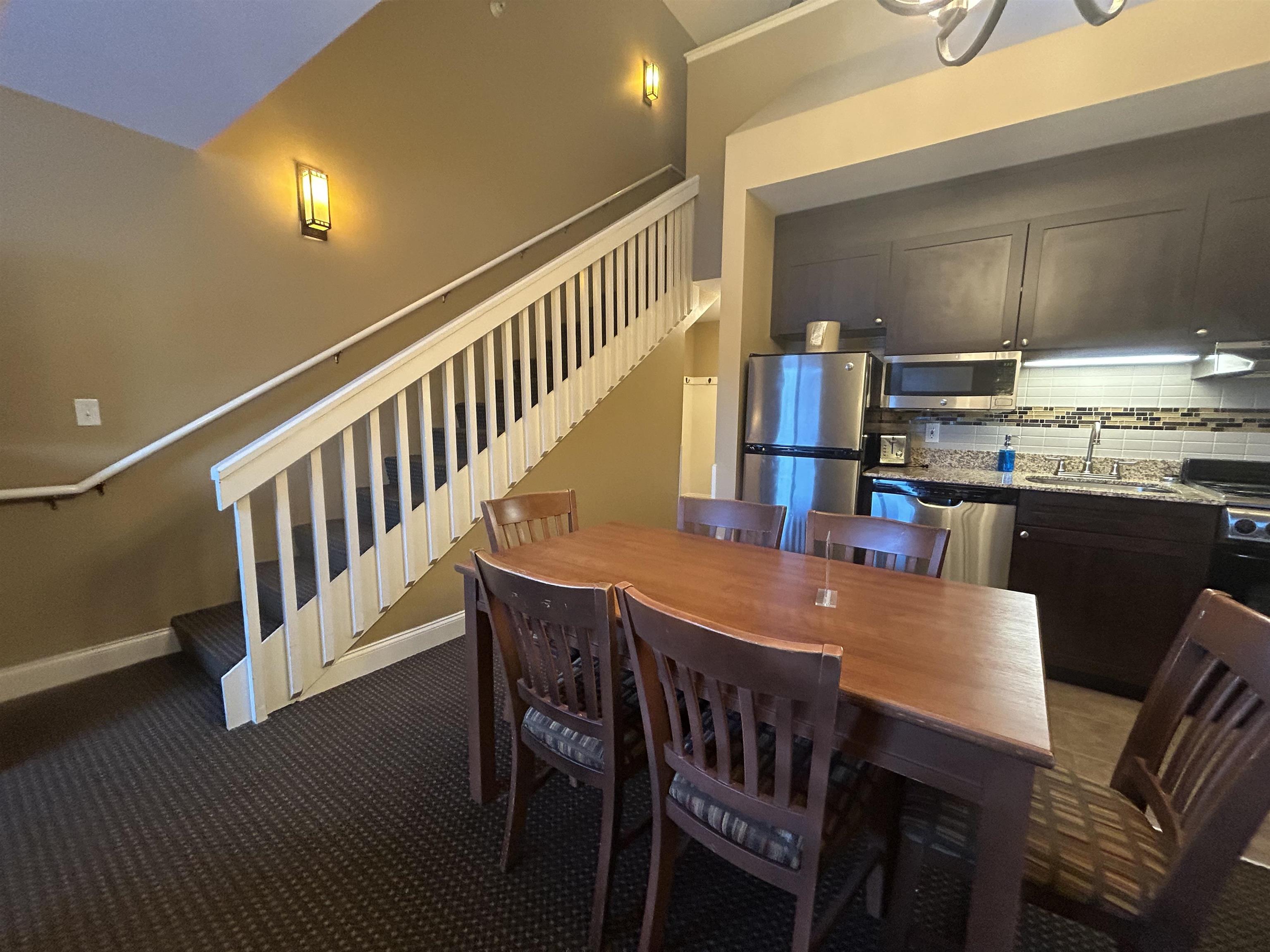 374/376Qtr.3,89 Grand Summit Way