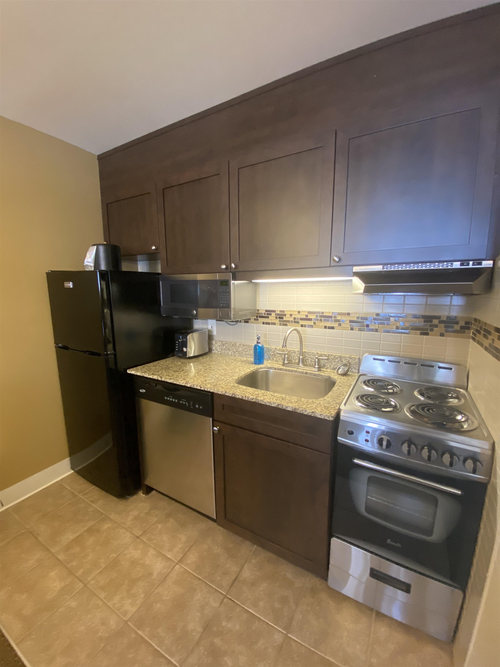 215 Qtr.4, 89 Grand Summit Way