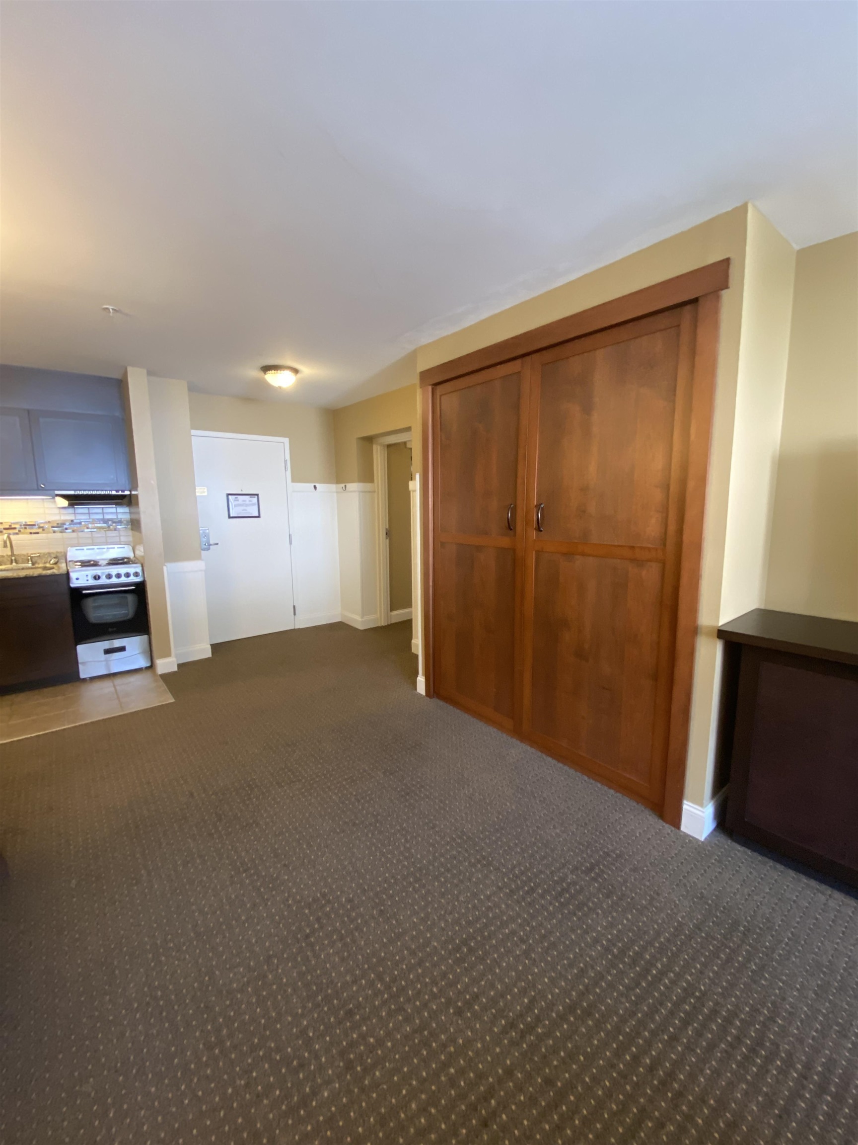 215 Qtr.4, 89 Grand Summit Way