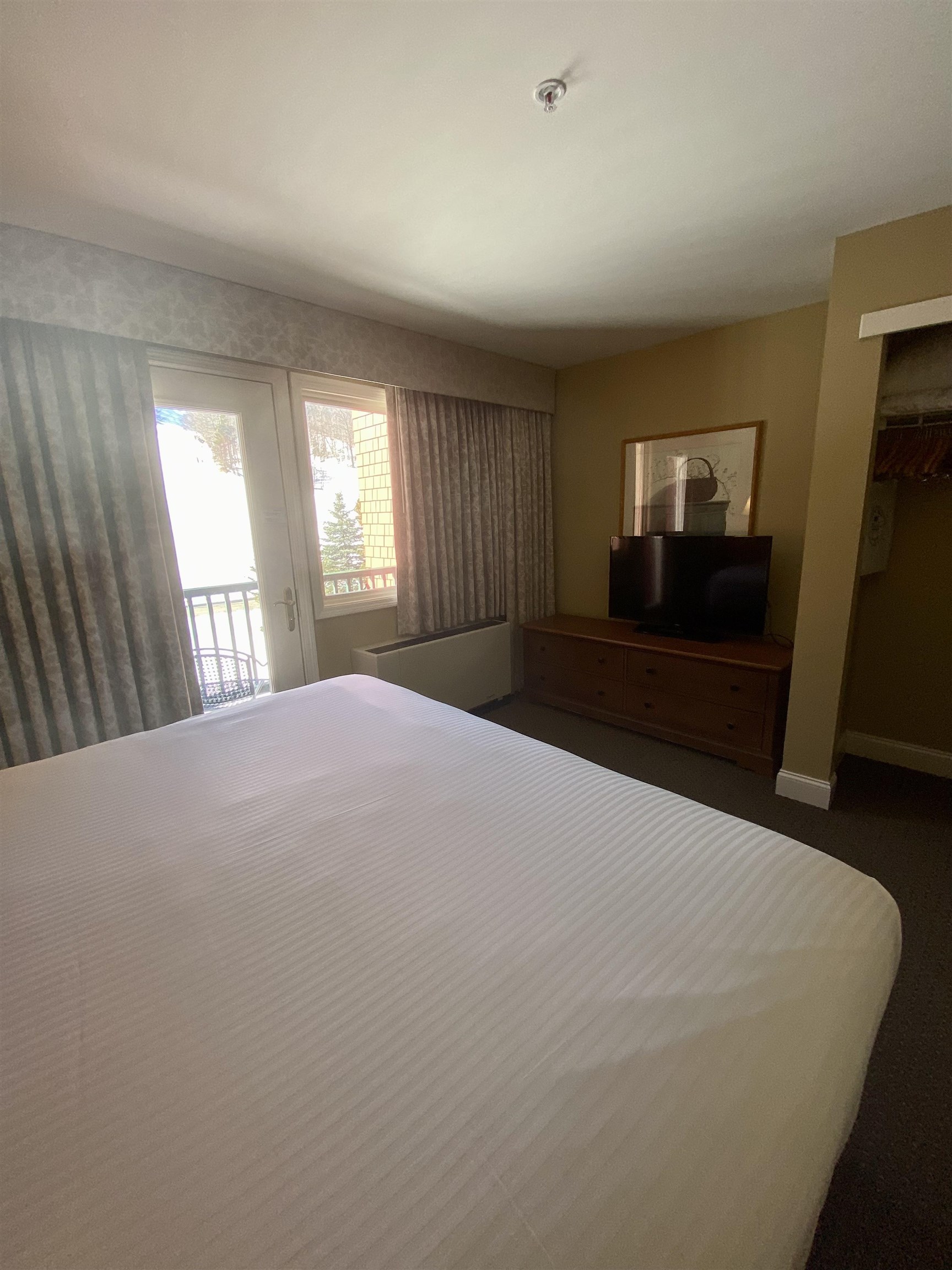 215 Qtr.4, 89 Grand Summit Way