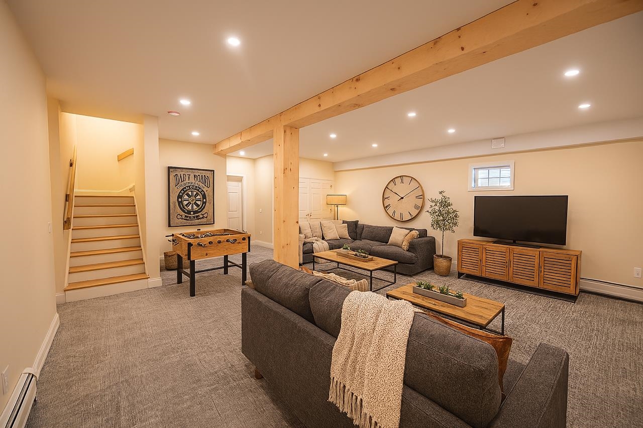 32 Circle View Drive