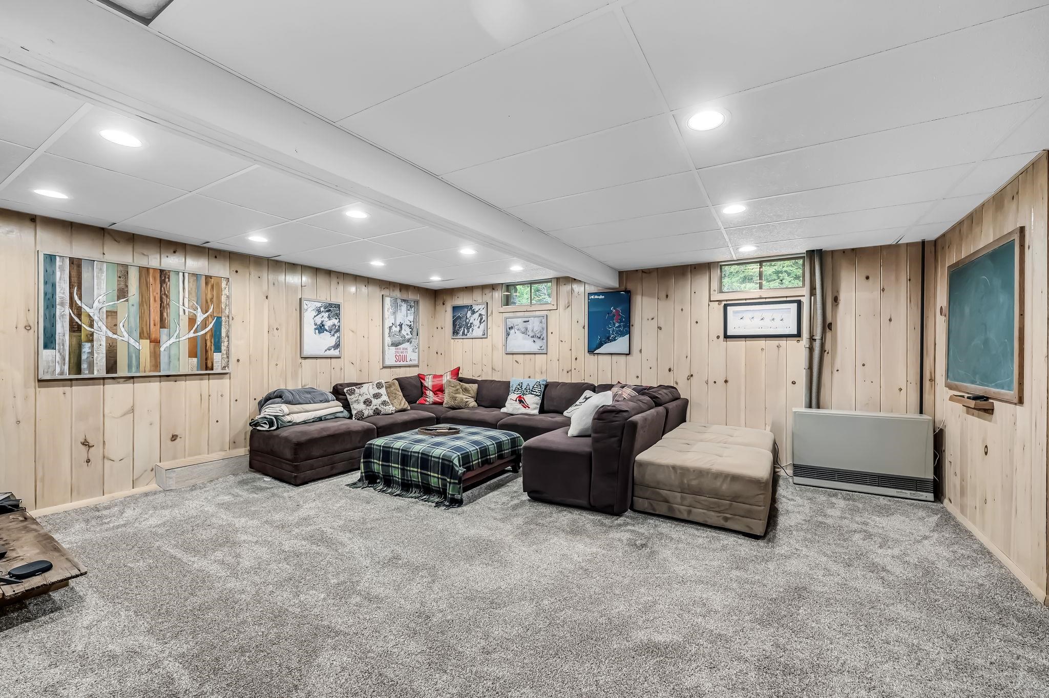 37 Pleasantview Lane