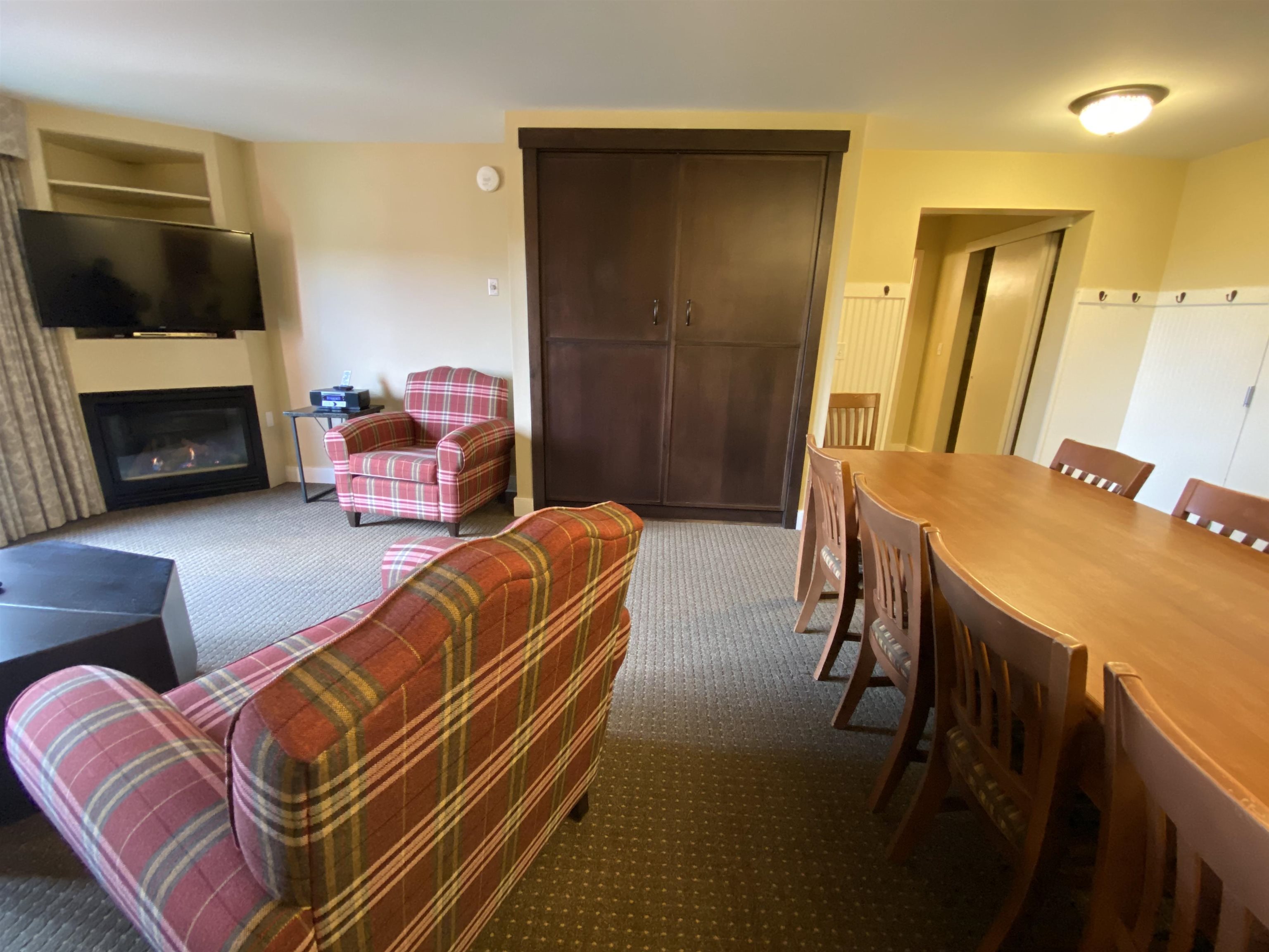 269/71 Qtr.2,89 Grand Summit Way