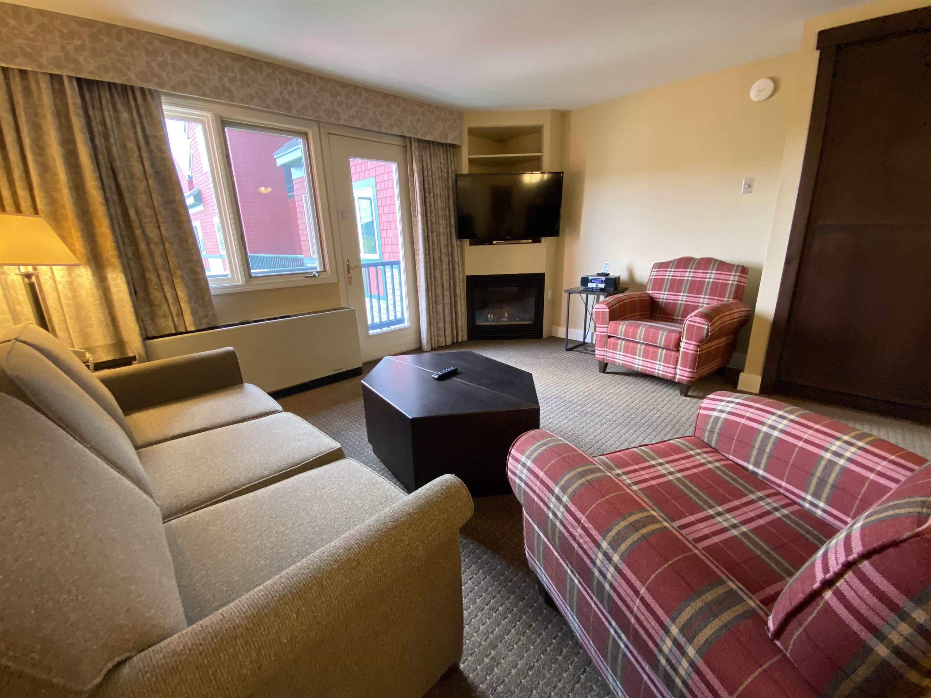 269/71 Qtr.2,89 Grand Summit Way