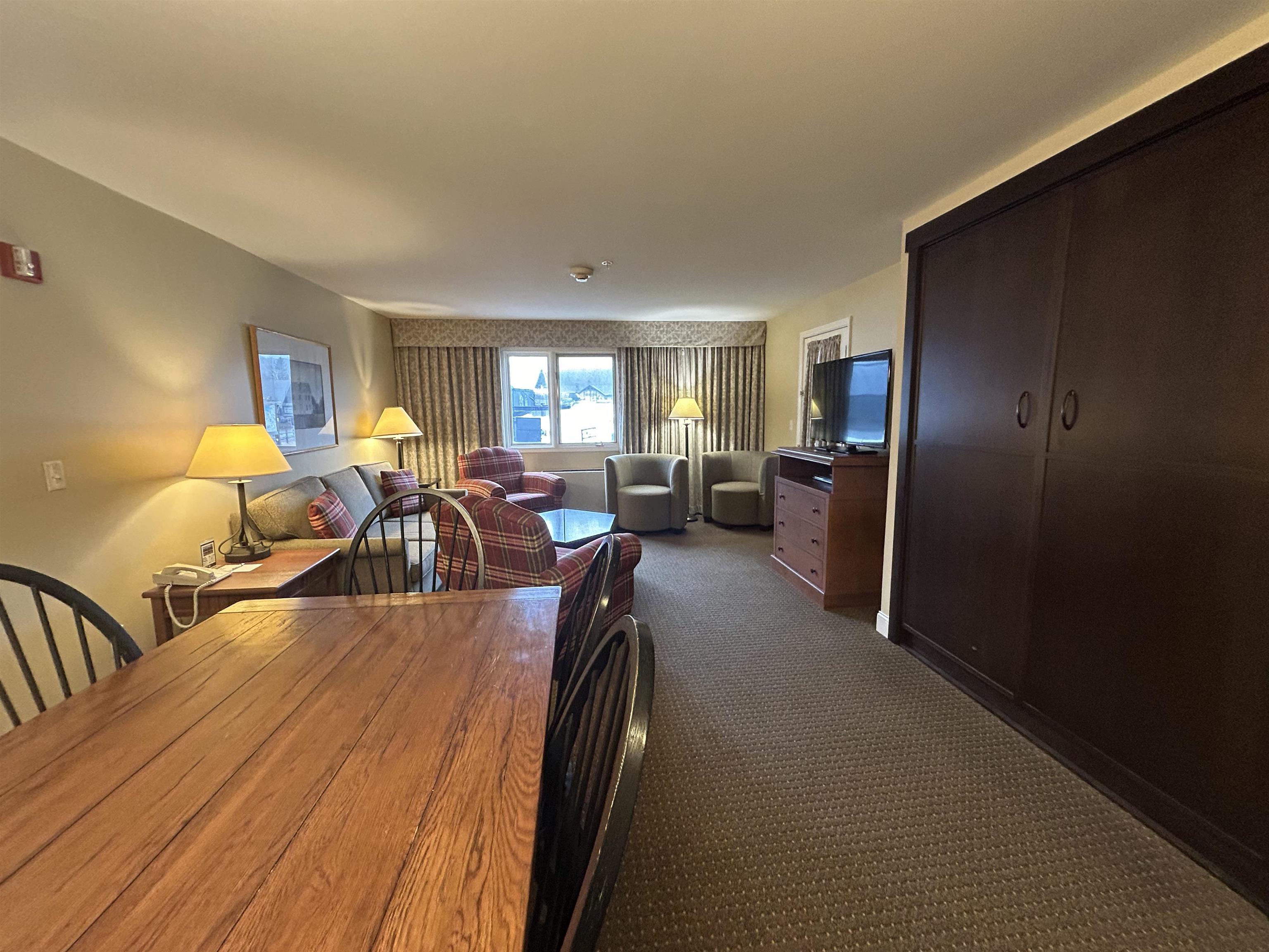 274/76Qtr. 3 Grand Summit Way