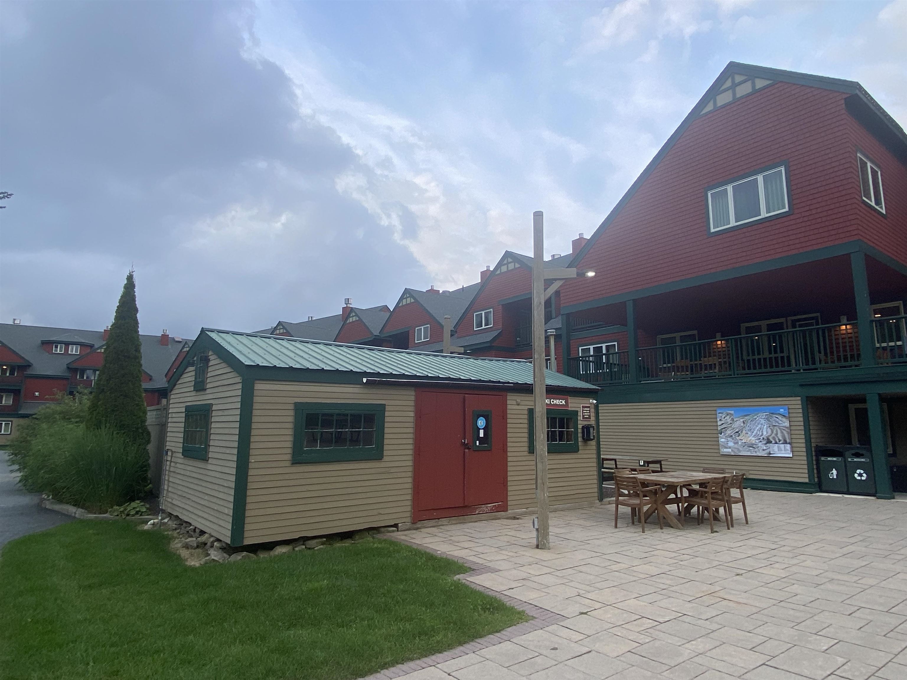 268/70/72 Q2,89 Grand Summit Way