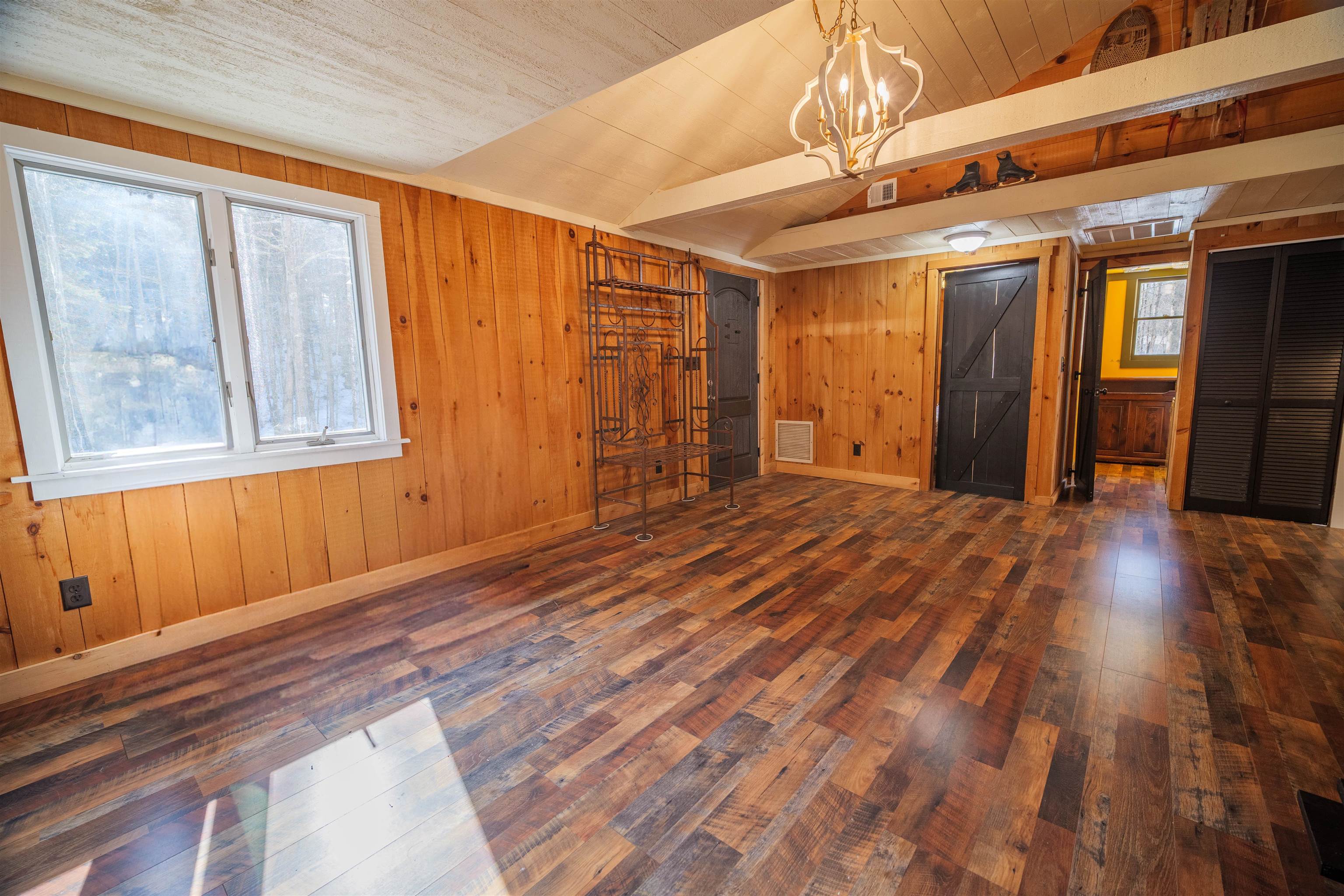 2469 Auger Hole Road
