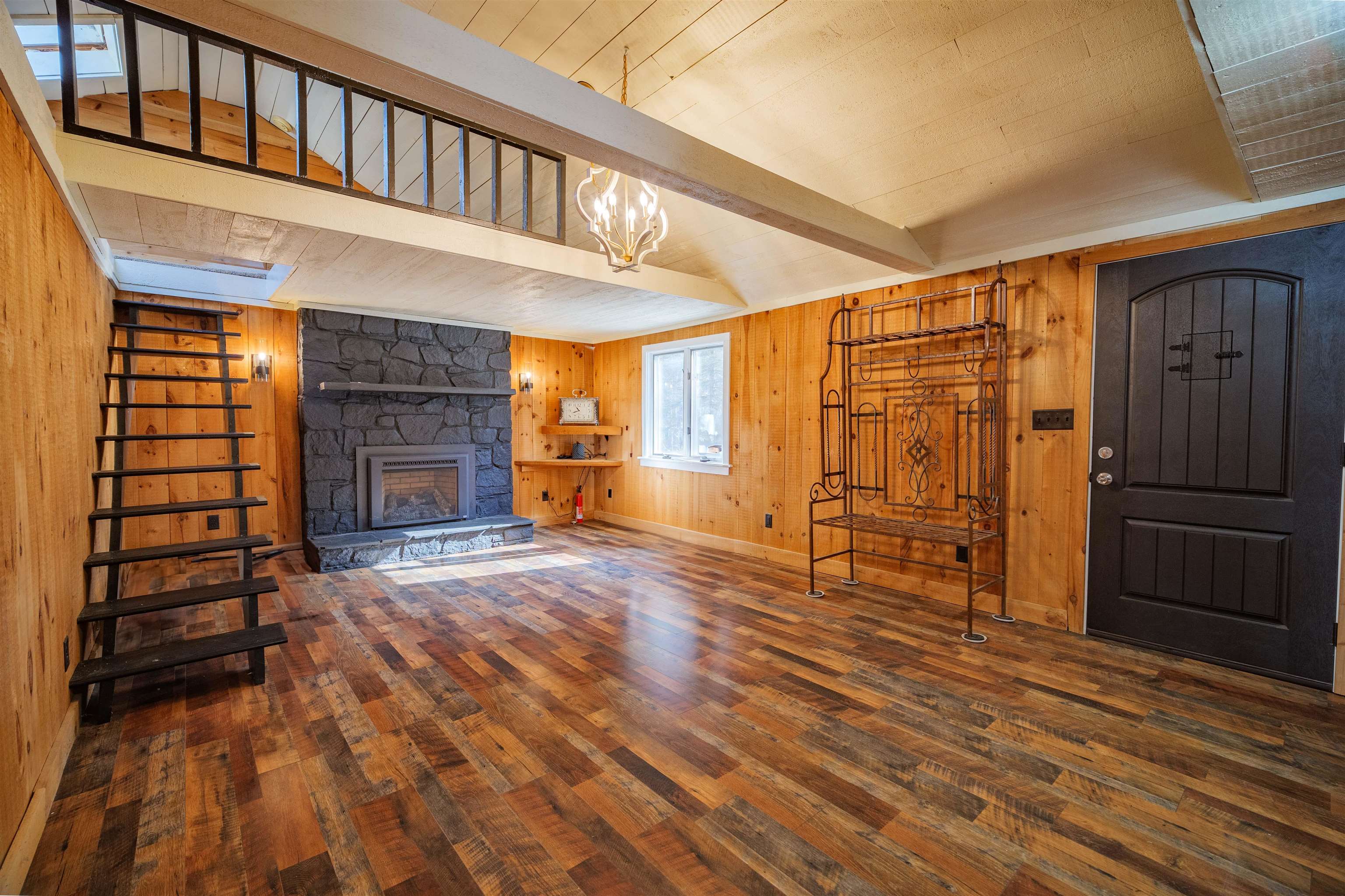 2469 Auger Hole Road