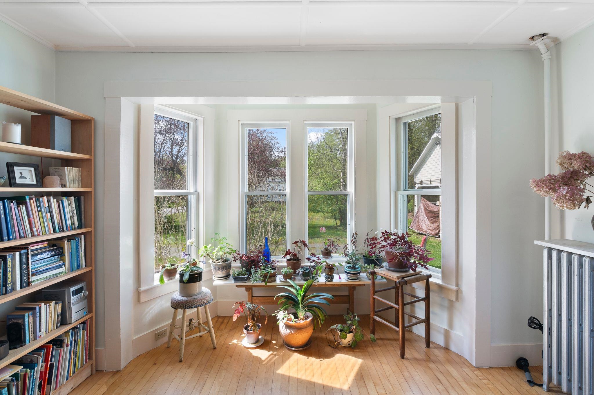 64 Meadowbrook Road