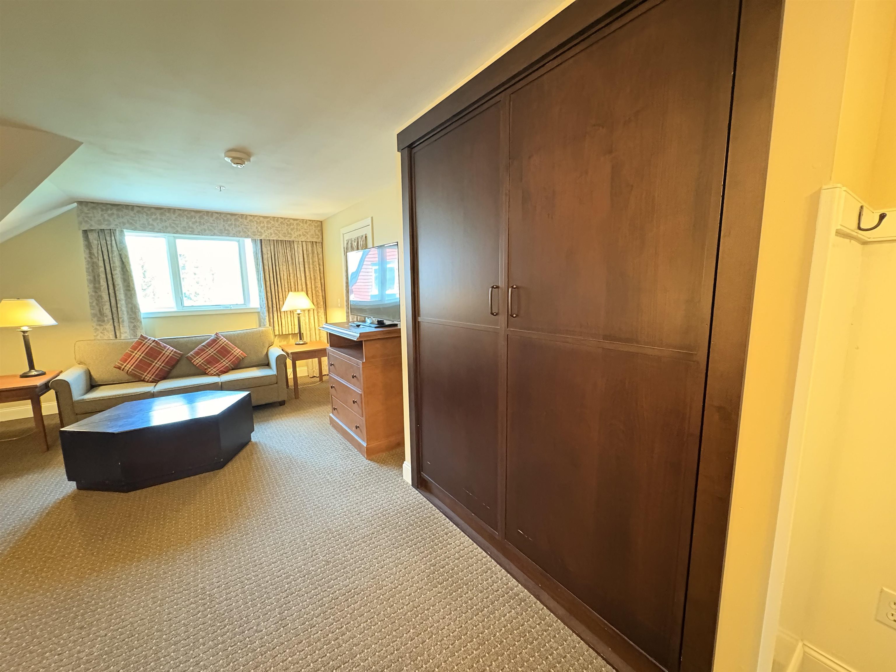 356Qtr.1, 89 Grand Summit Way