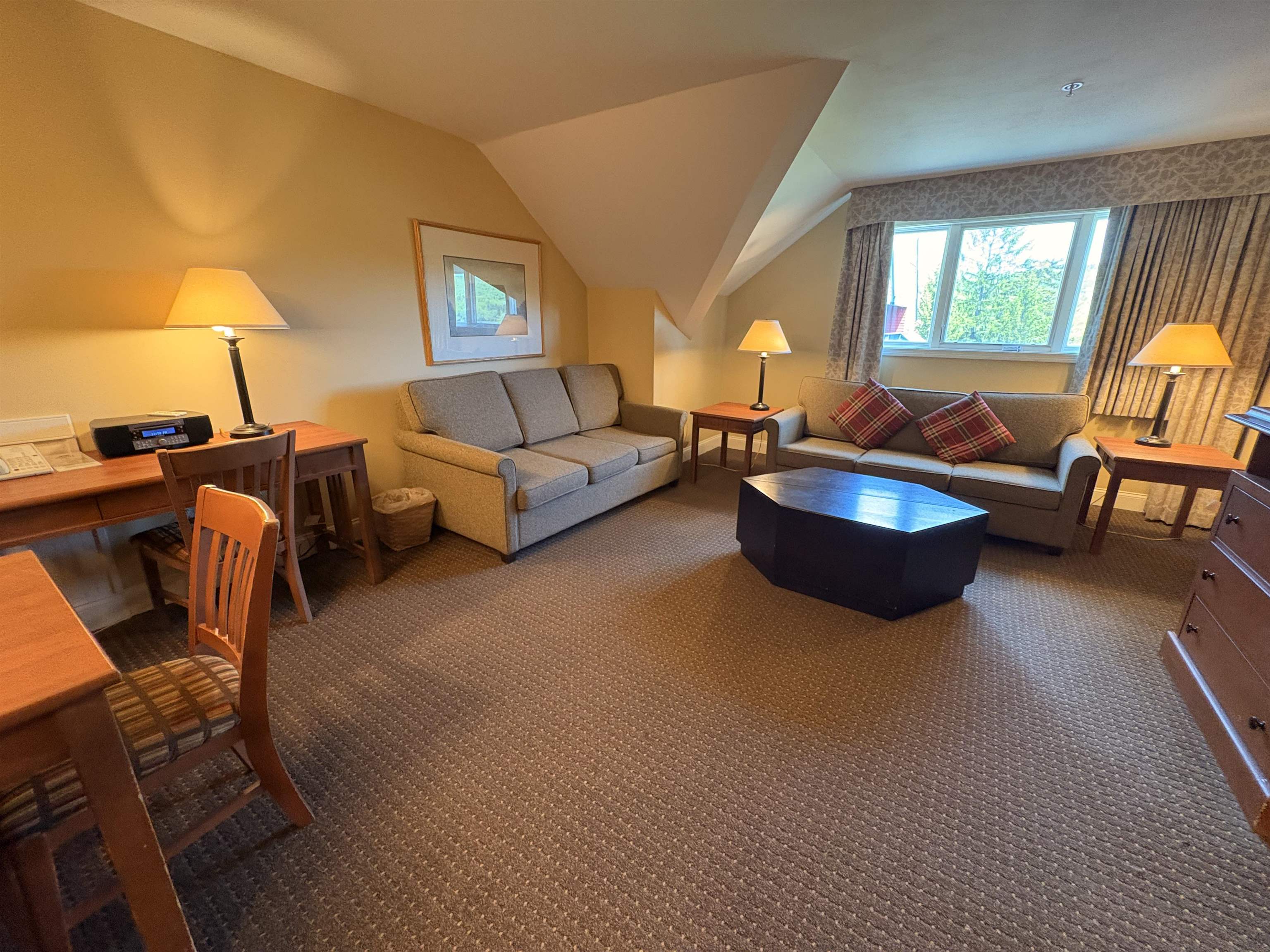 356Qtr.1, 89 Grand Summit Way