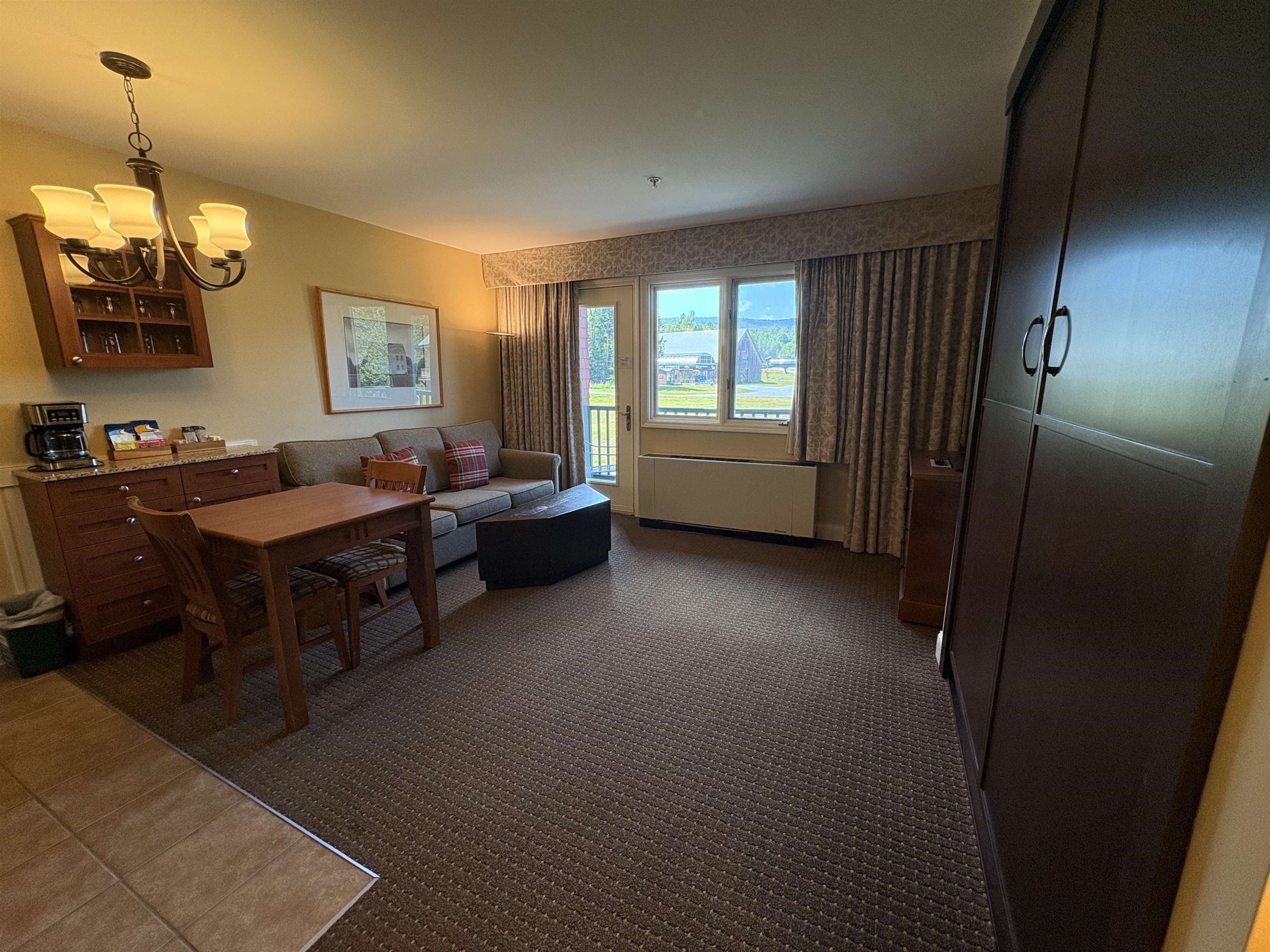 282Qtr.4 89 Grand Summit Way