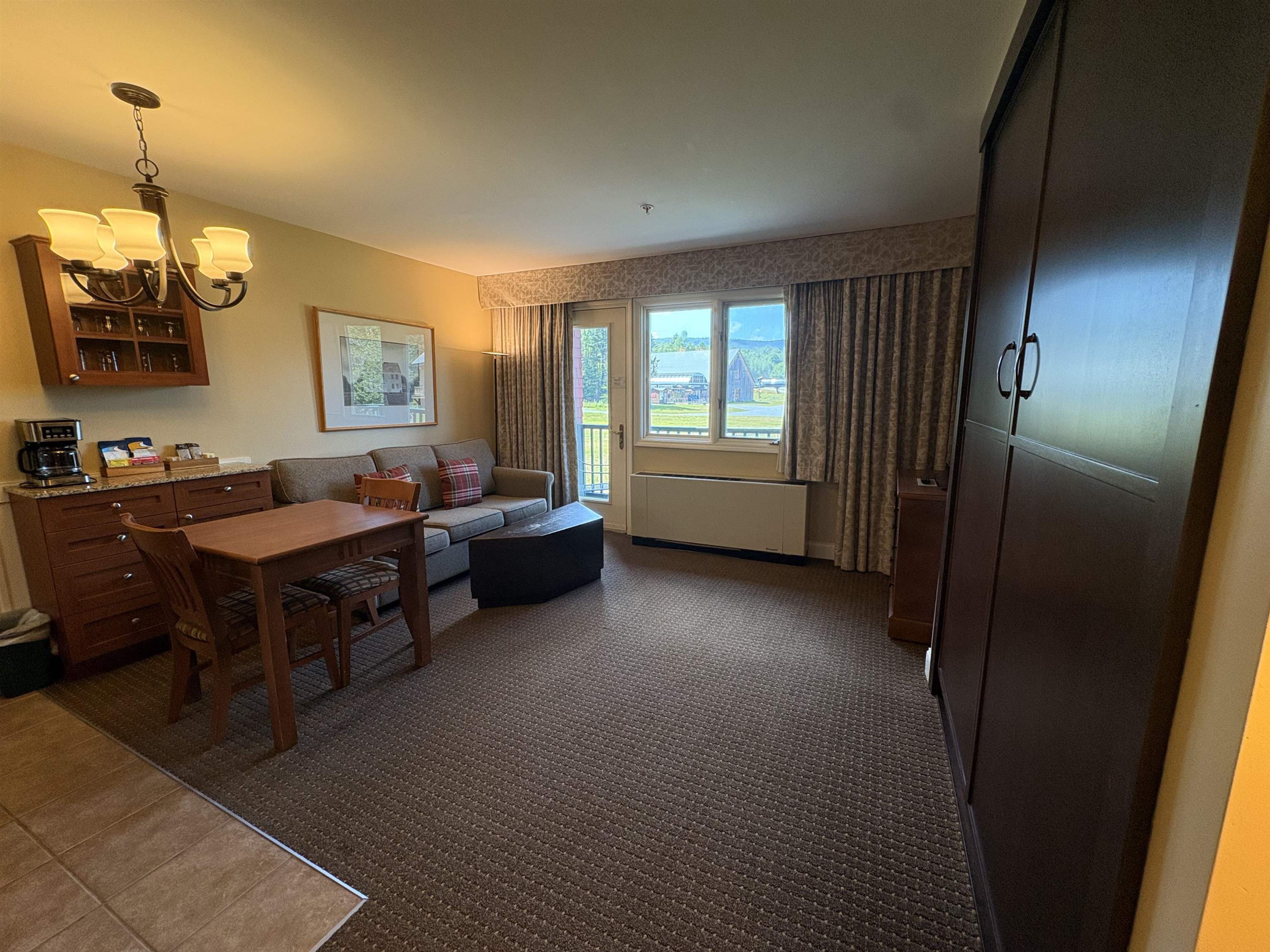 282Qtr.4 89 Grand Summit Way