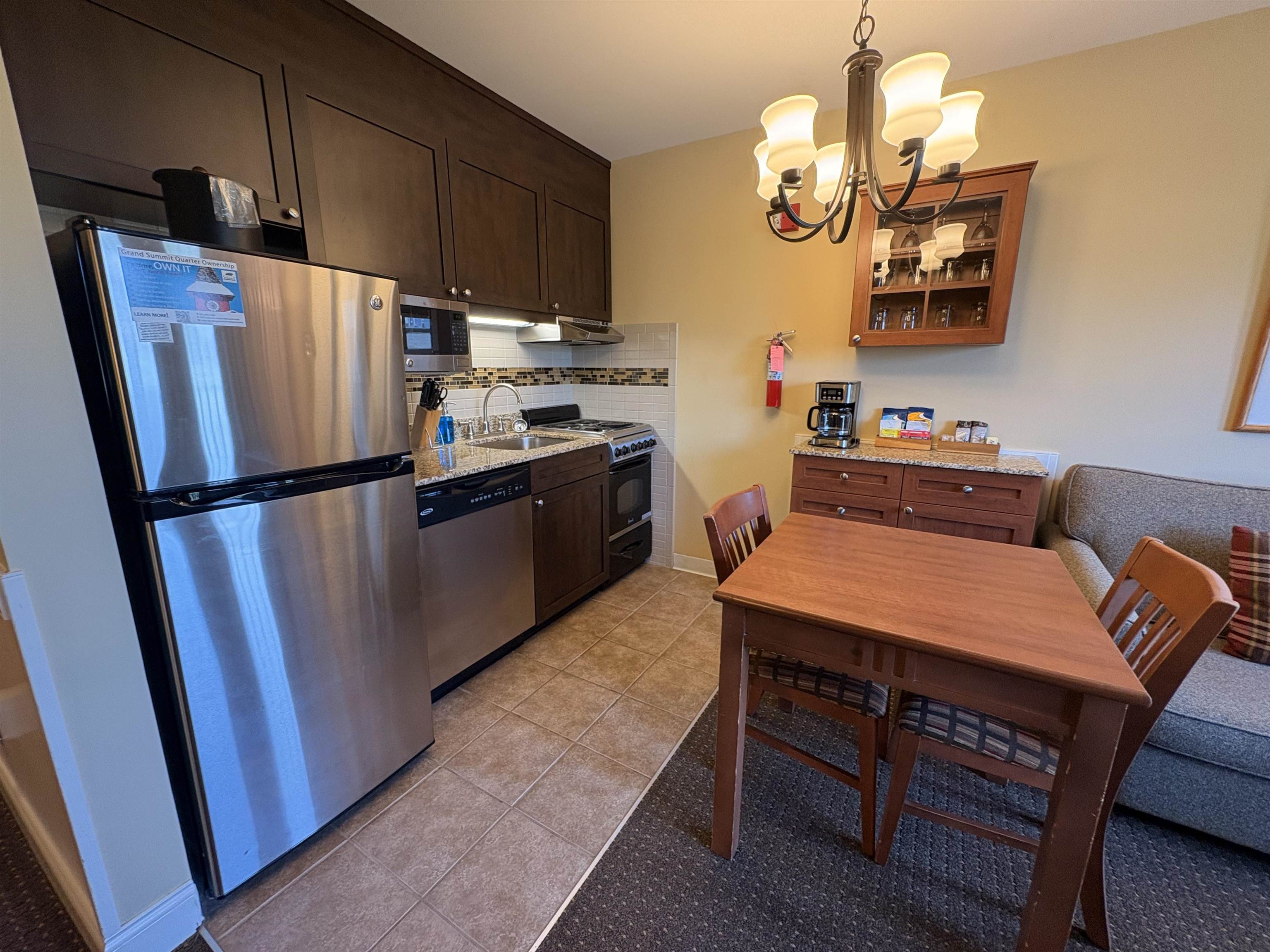 282Qtr.4 89 Grand Summit Way