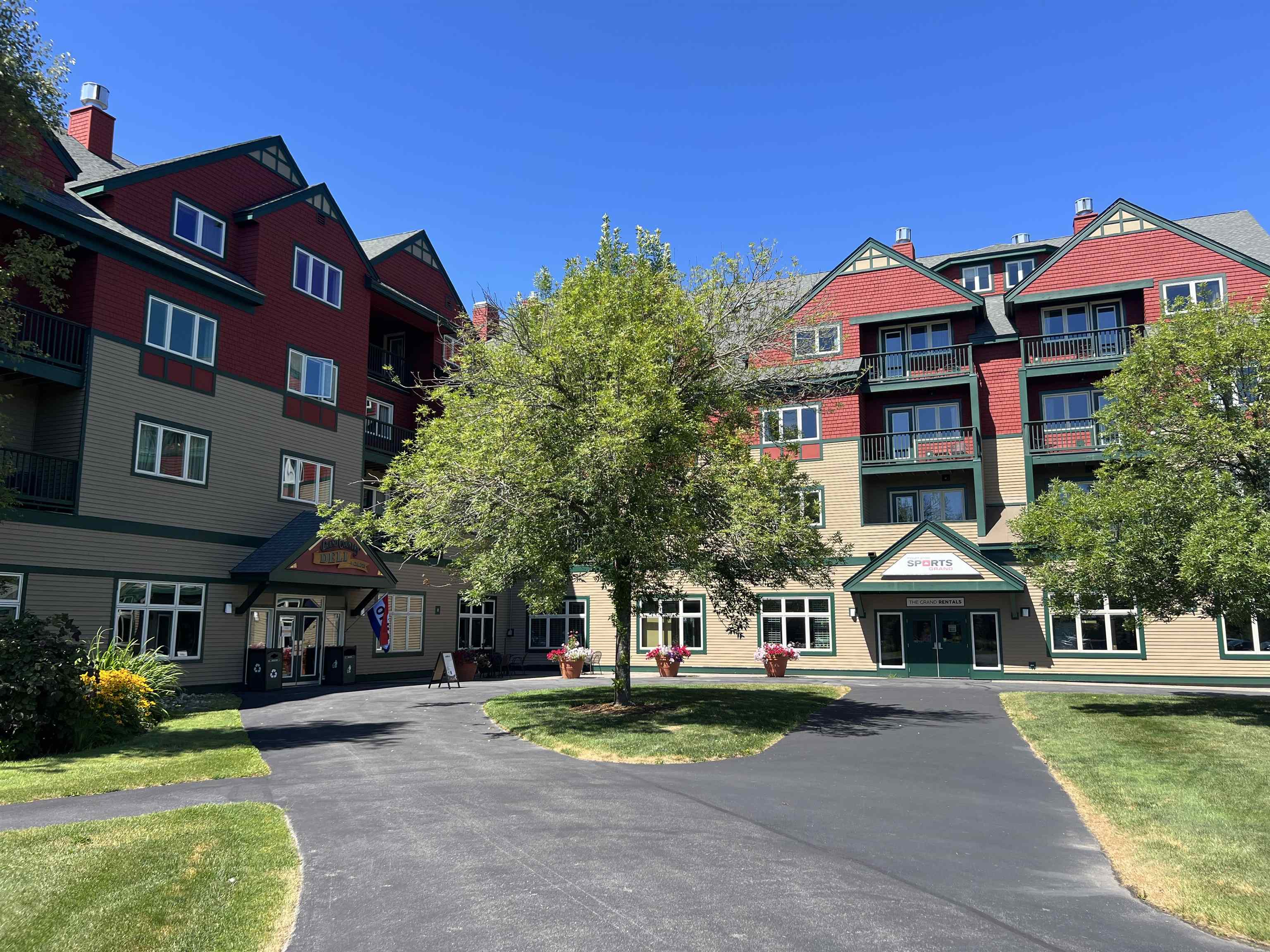 205, Qtr 3 89 Grand Summit Way Unit: 205, Qtr 3