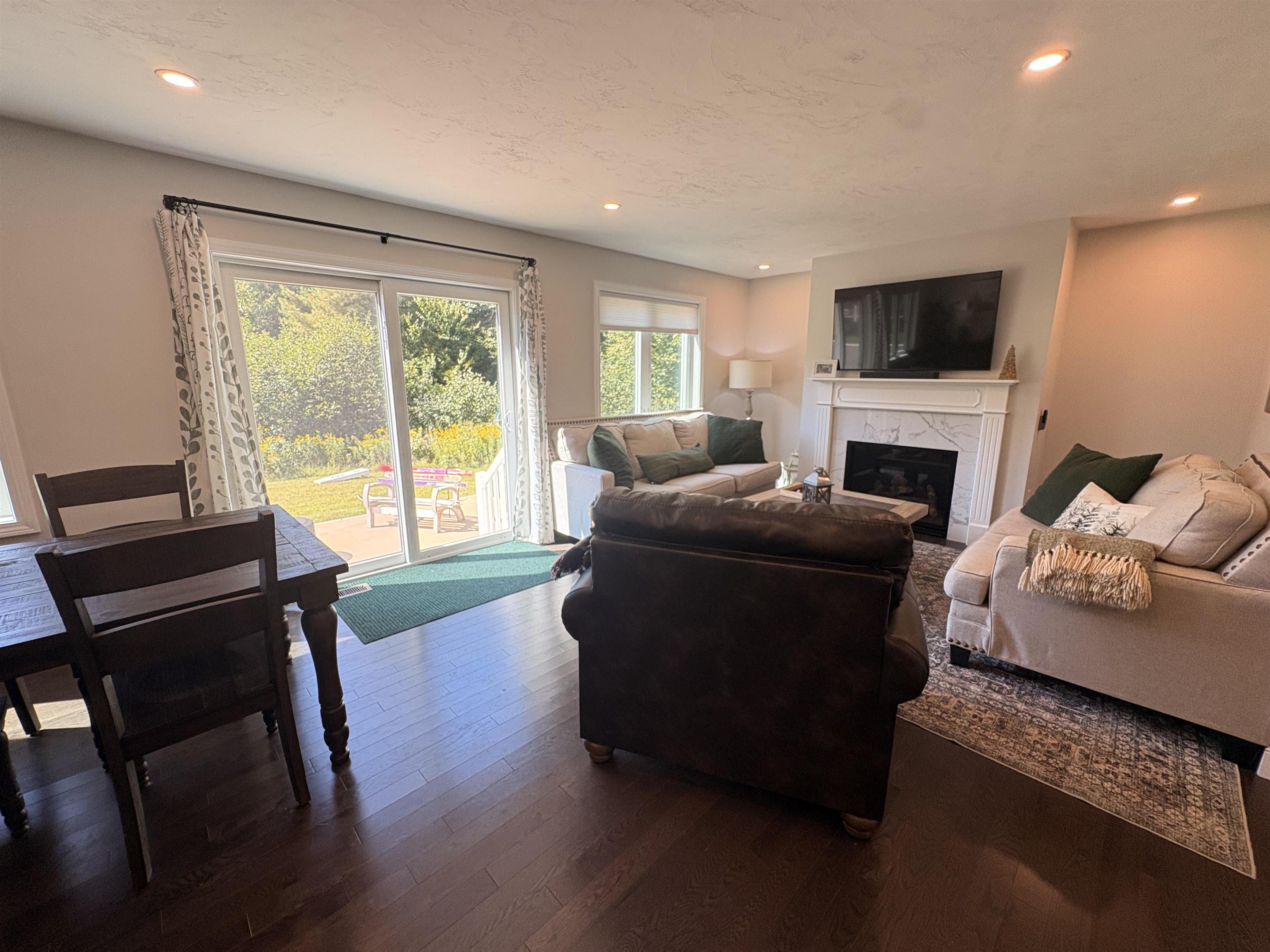 4 Juniors Way Unit: B