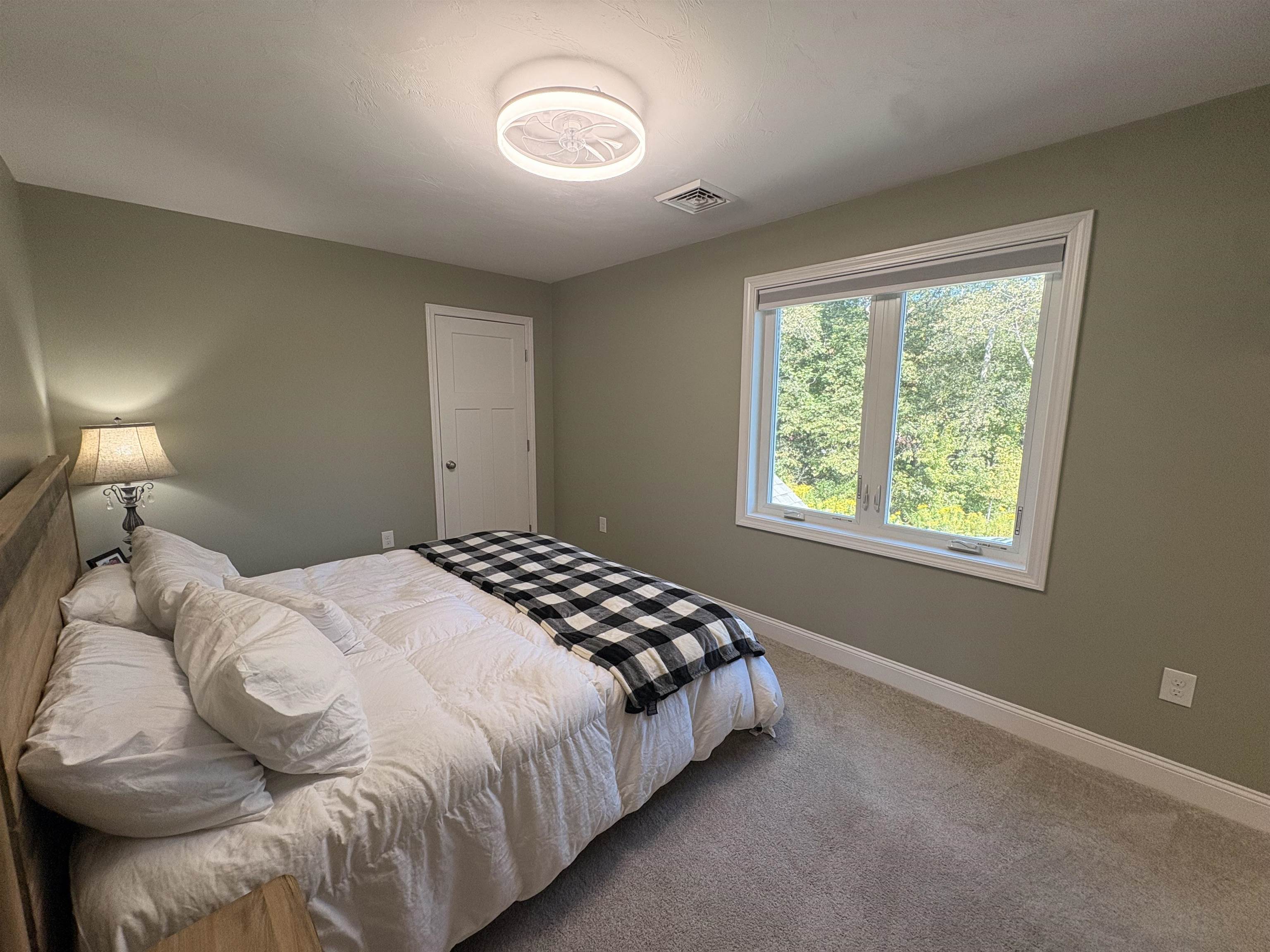 4 Juniors Way Unit: B