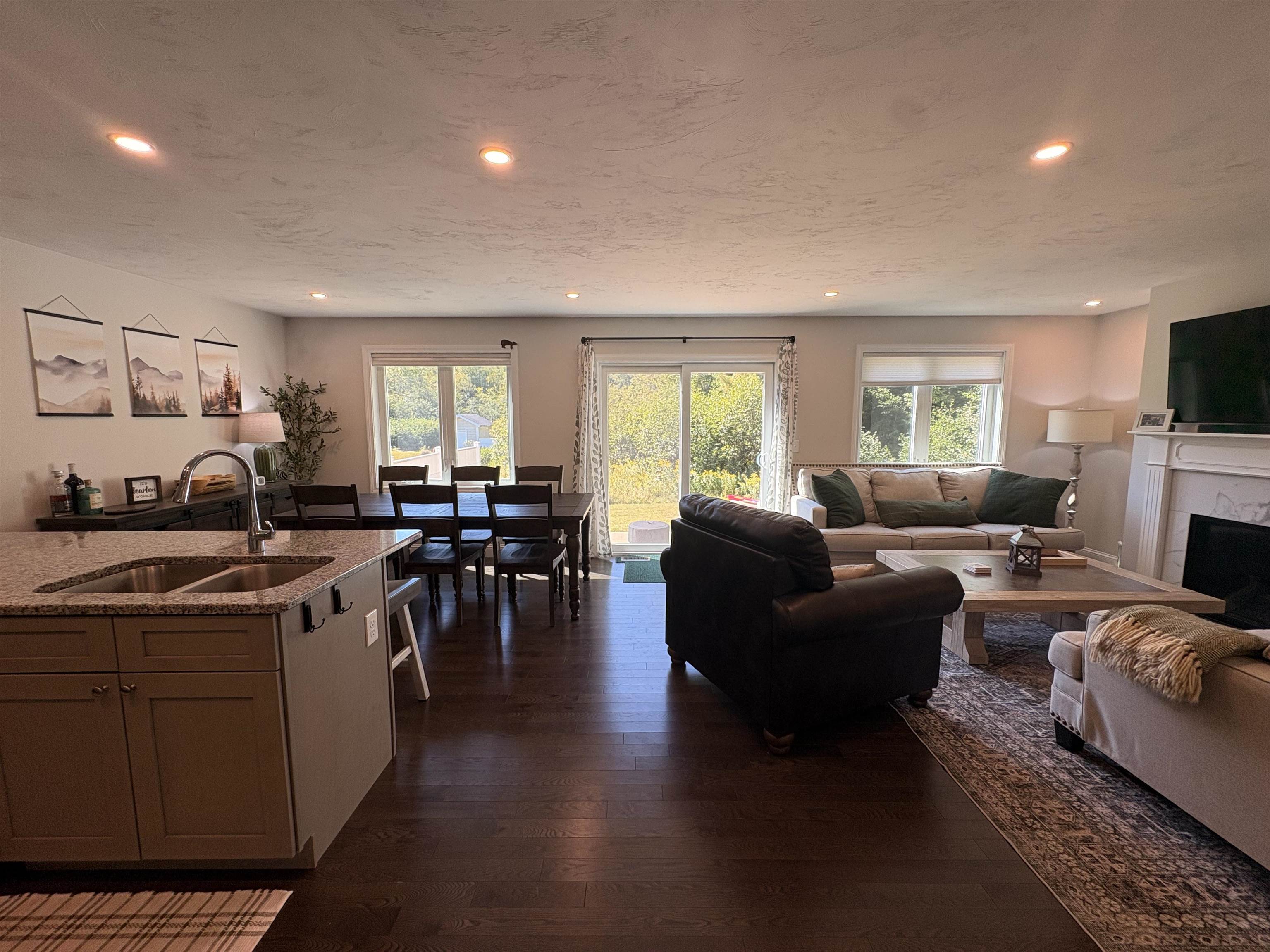 4 Juniors Way Unit: B