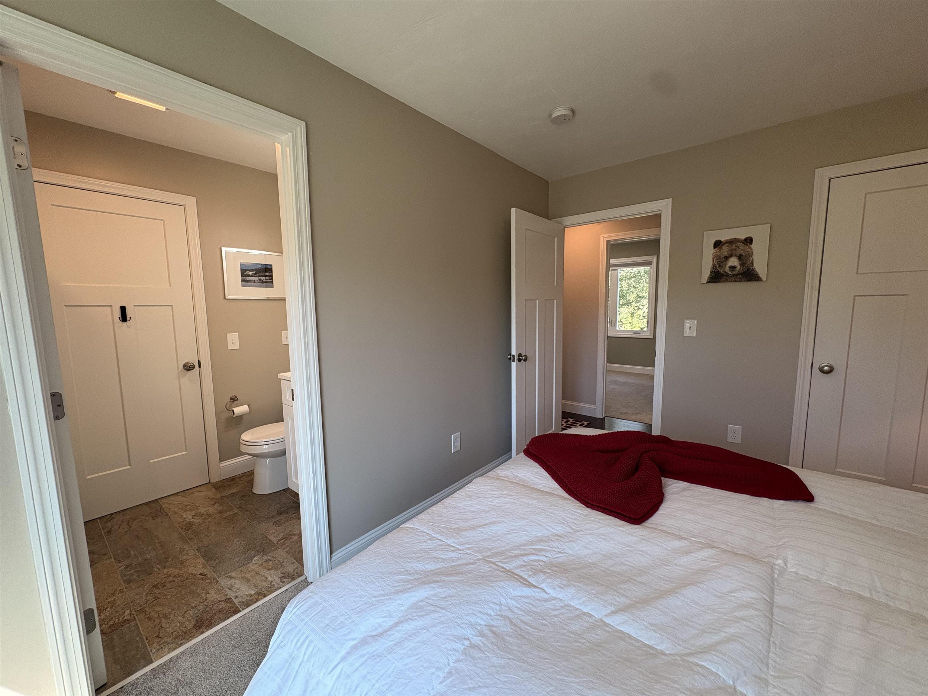 4 Juniors Way Unit: B