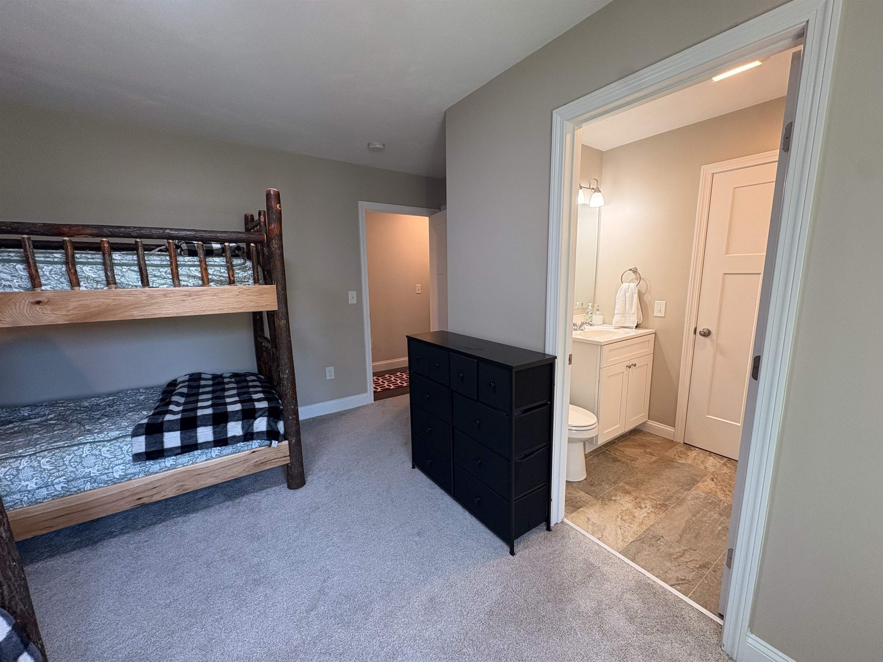 4 Juniors Way Unit: B