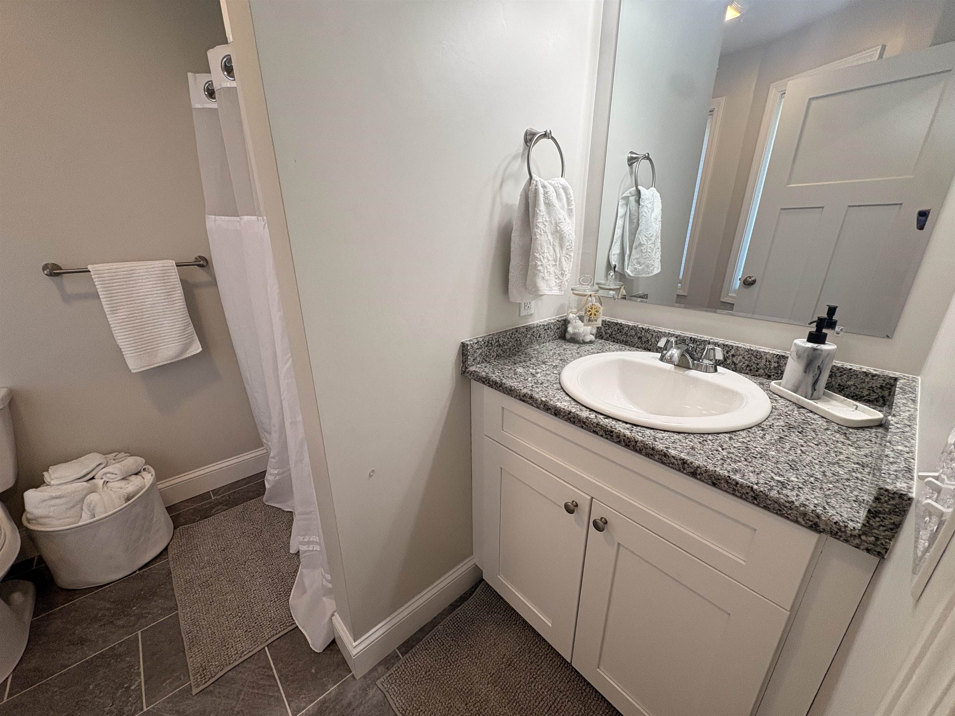 4 Juniors Way Unit: B