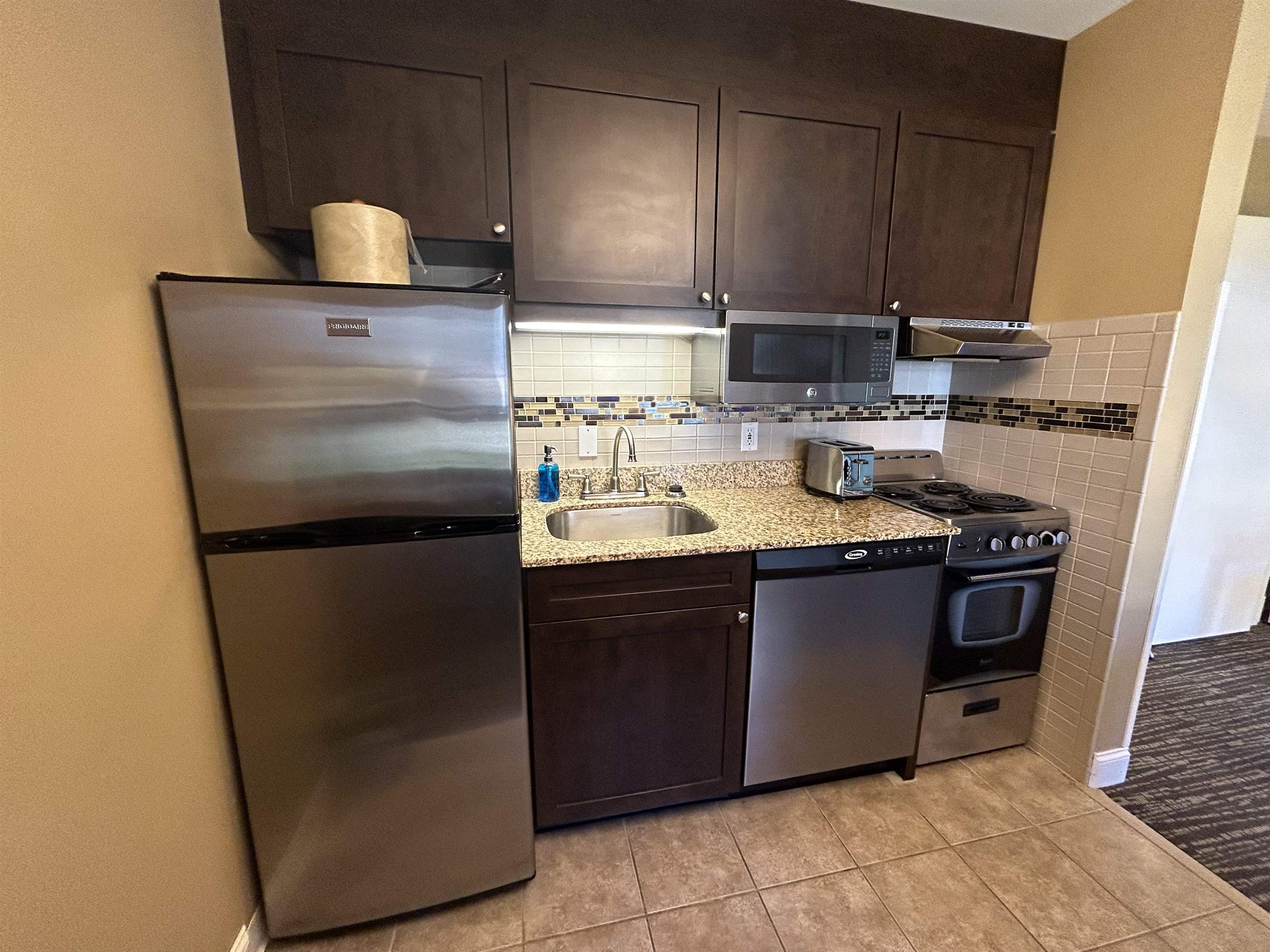 145/47 Qtr.1,89 Grand Summit Way