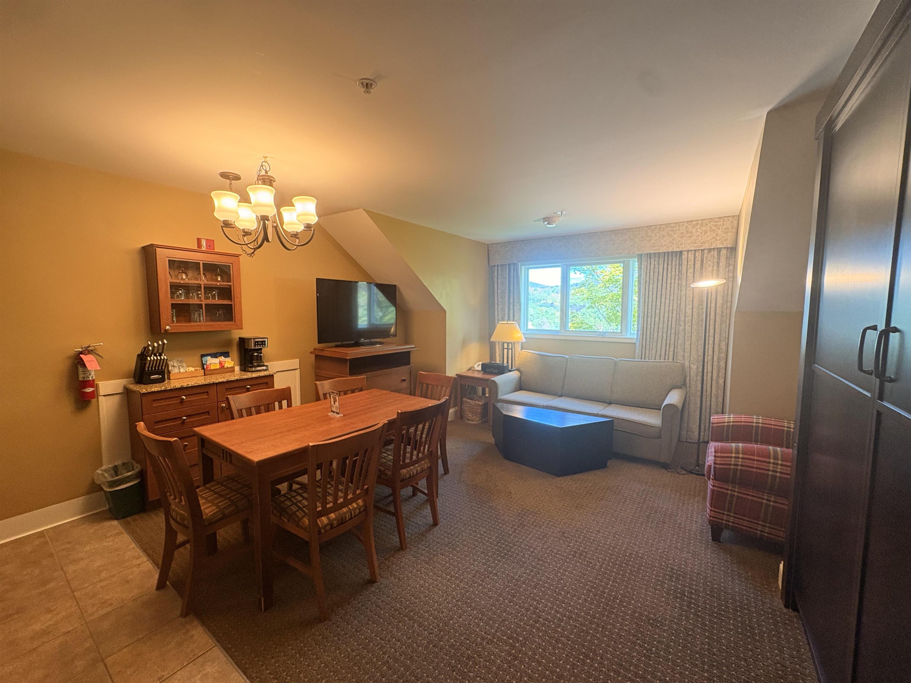 341/43 Qtr.3,89 Grand Summit Way