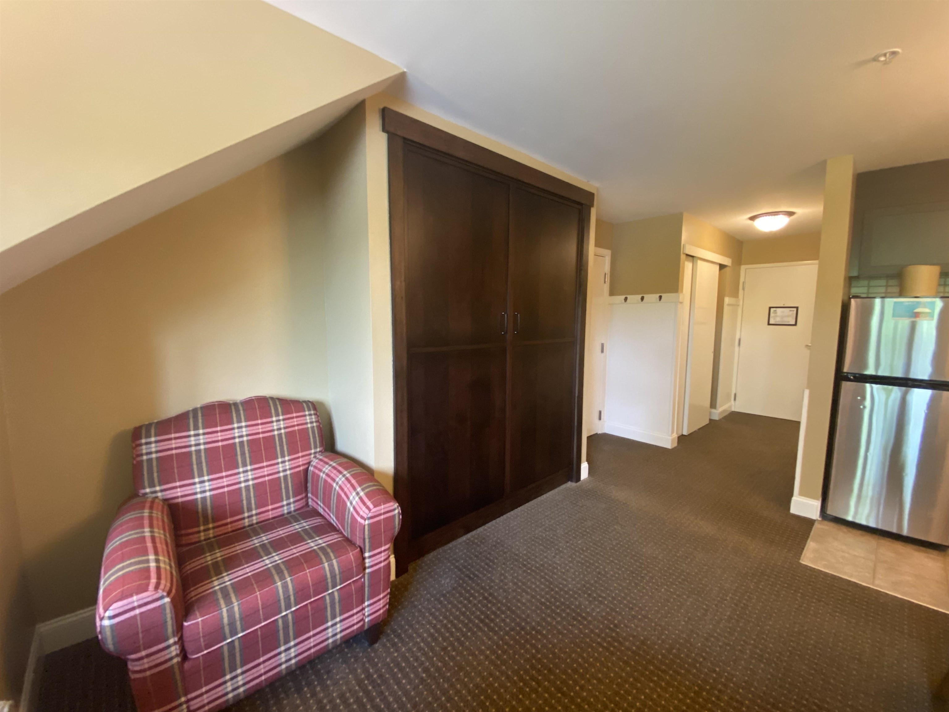 304/06 Qtr.2,89 Grand Summit Way