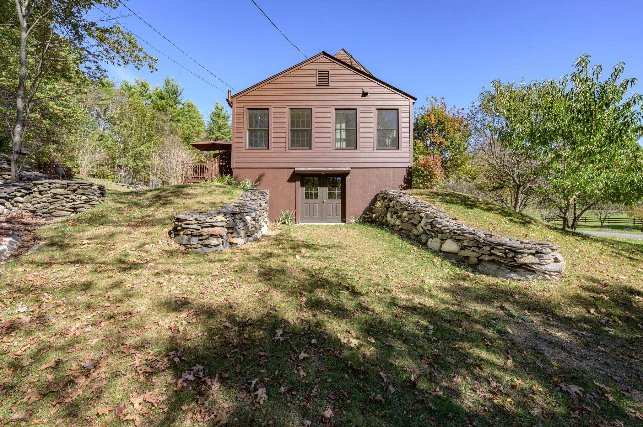 60 Spencer Hollow Road