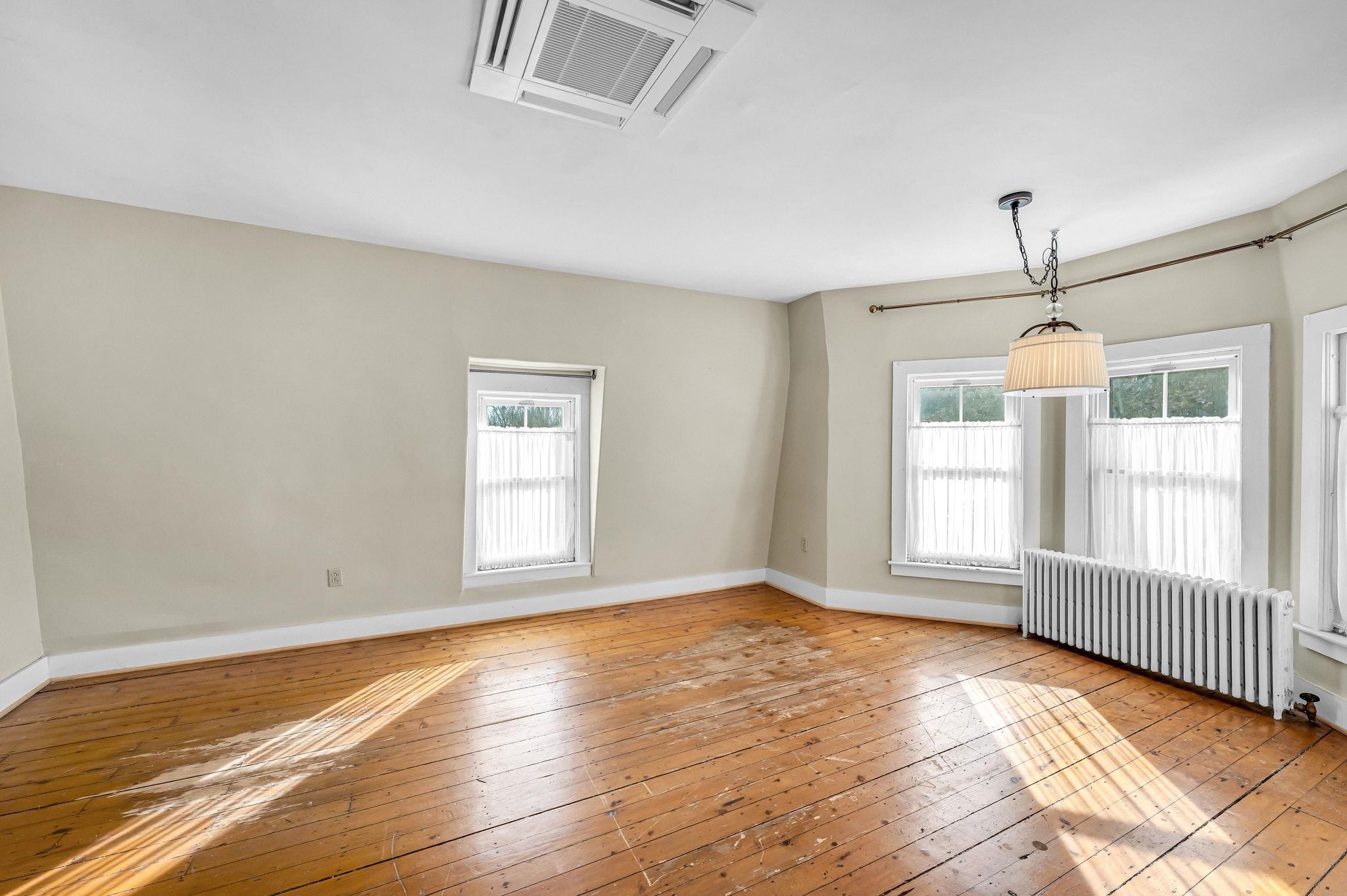 106 Main Street Unit: 5