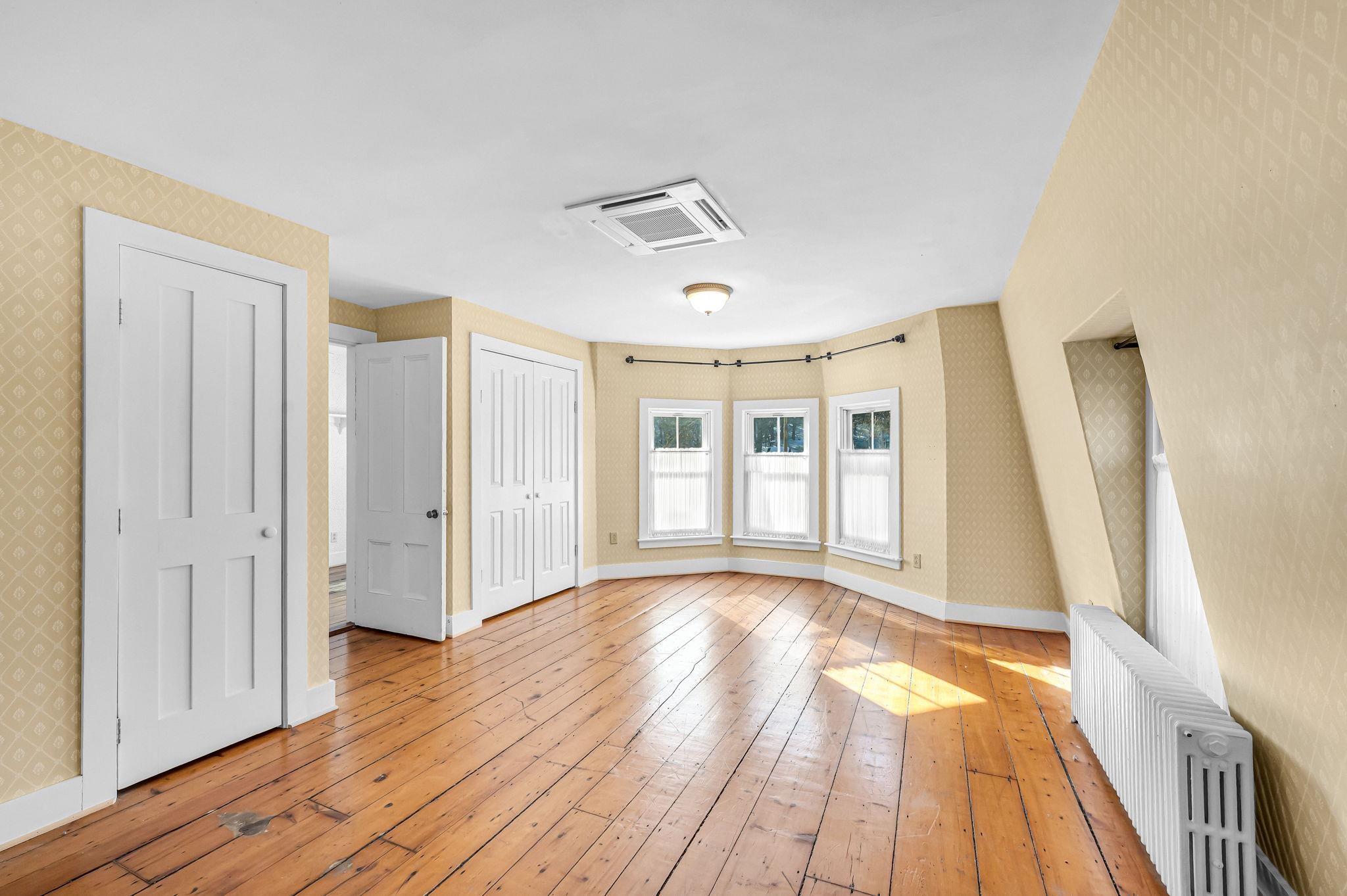 106 Main Street Unit: 5