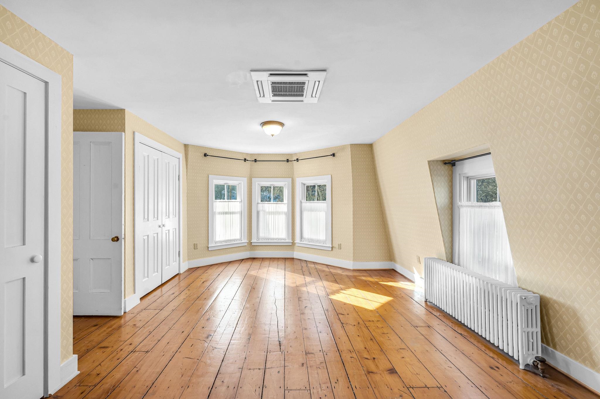 106 Main Street Unit: 5