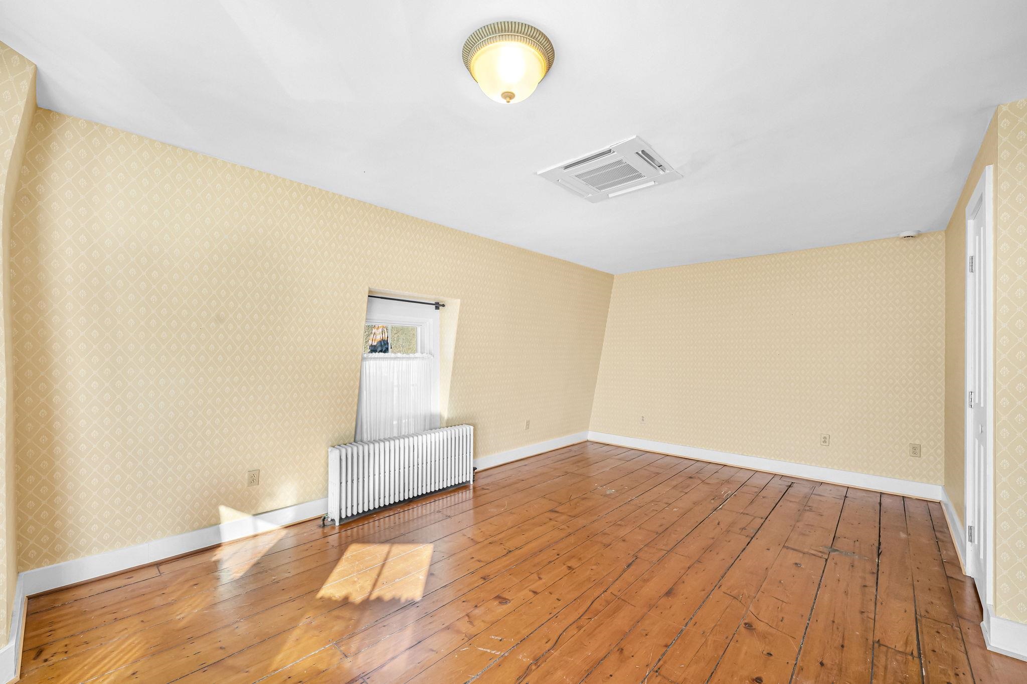 106 Main Street Unit: 5