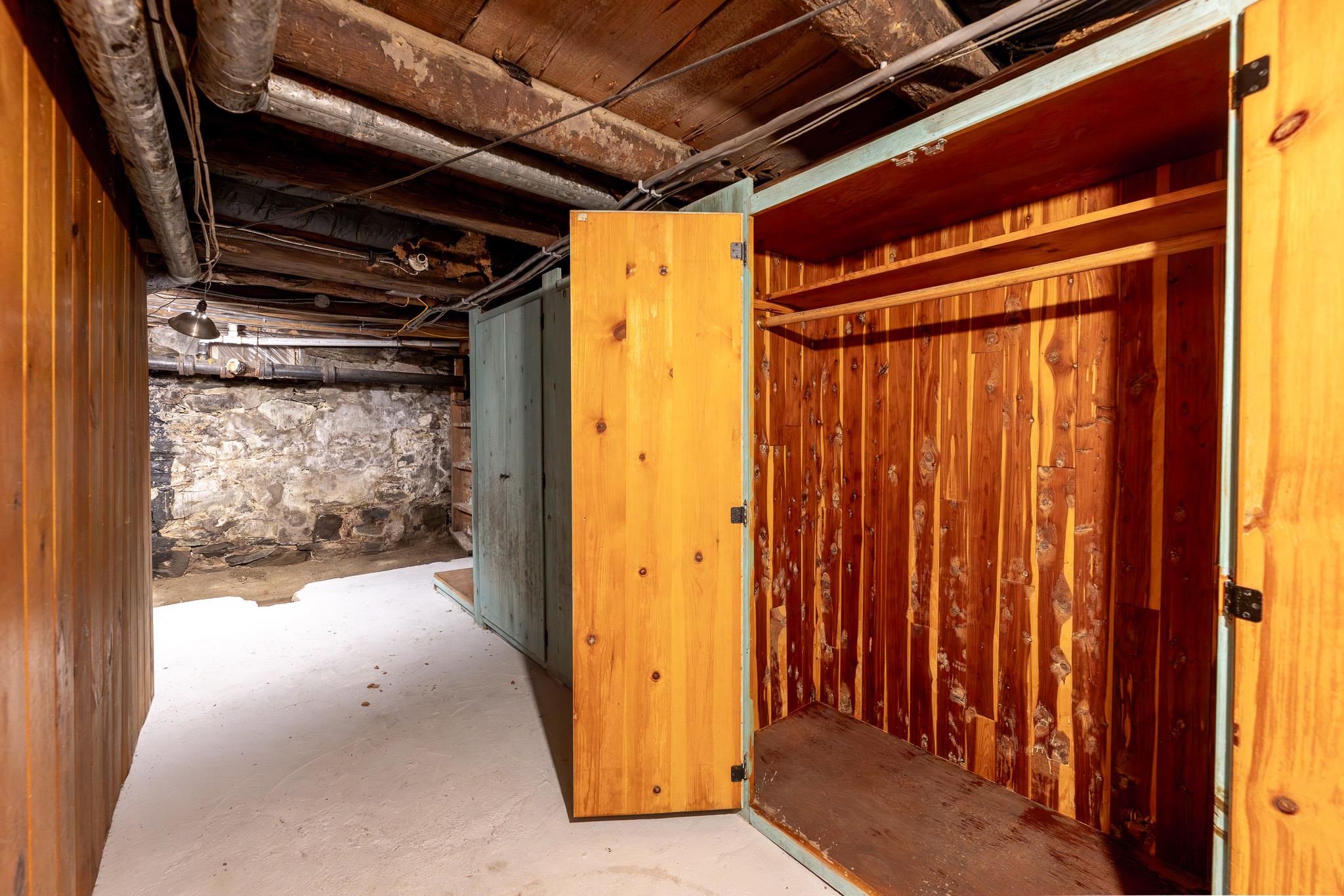 303 Woodbury Road