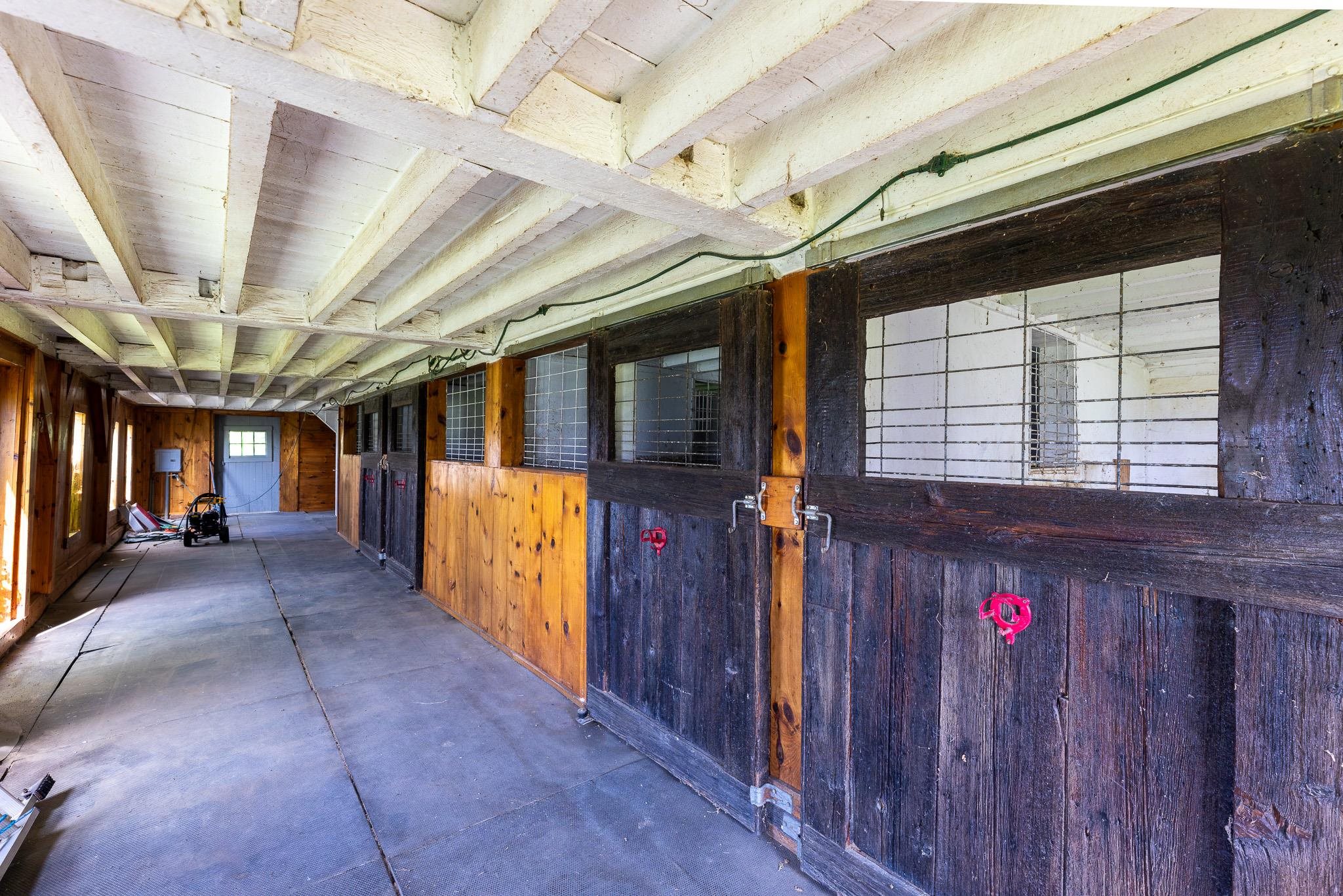303 Woodbury Road