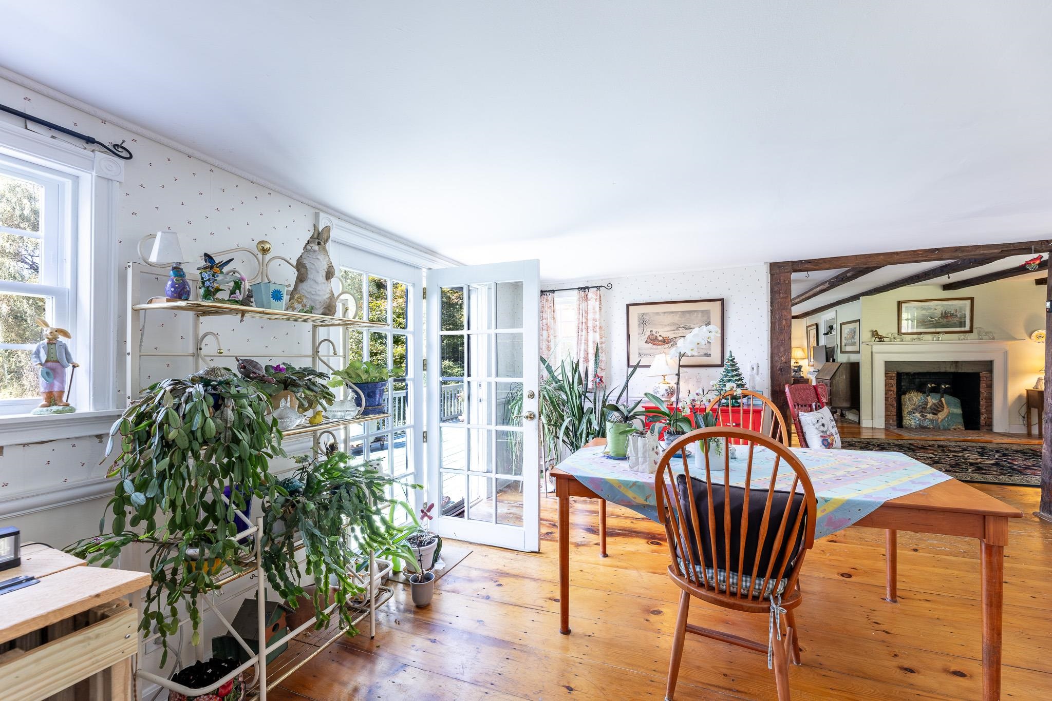 303 Woodbury Road