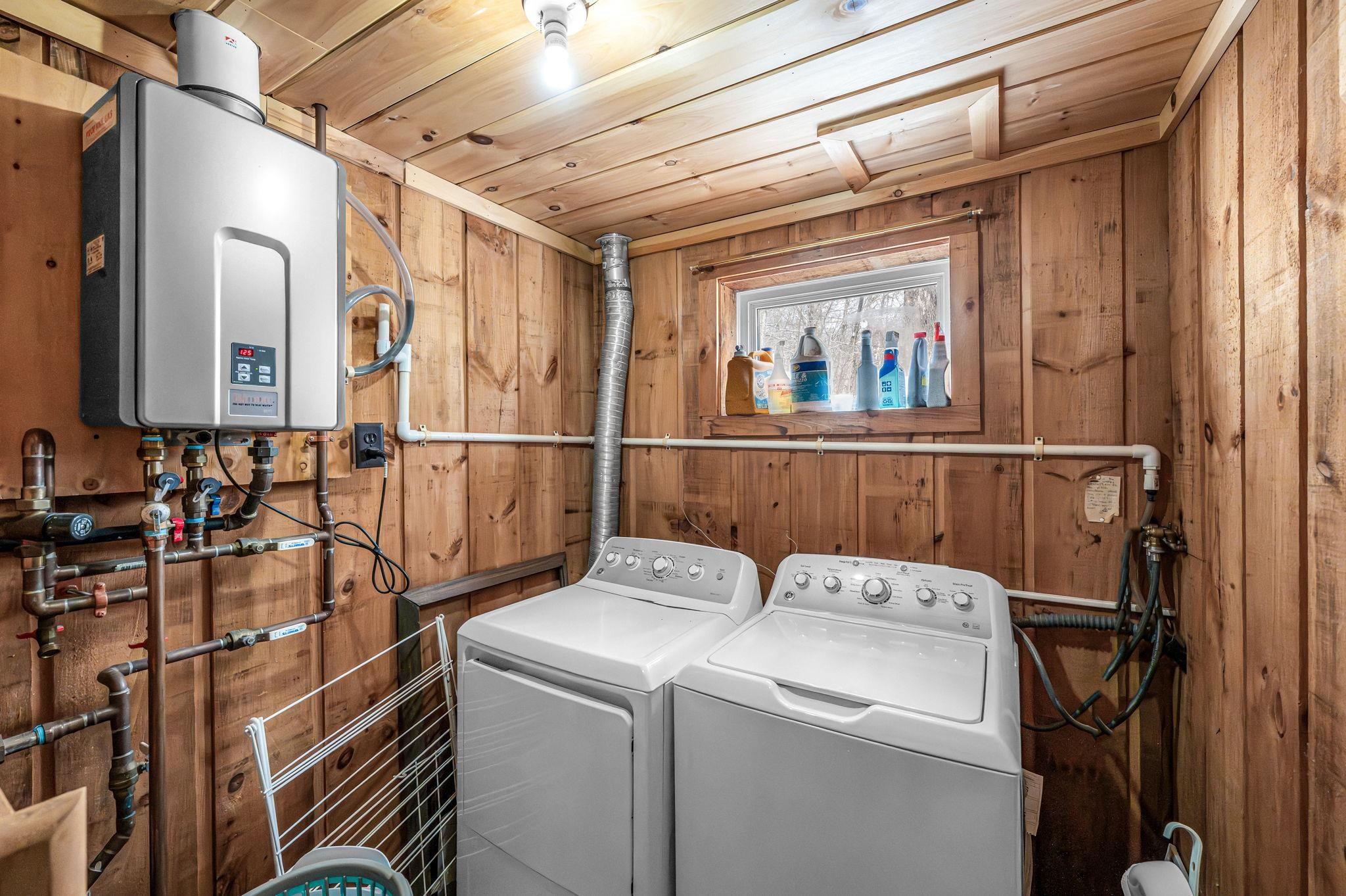 44 Howes Loop