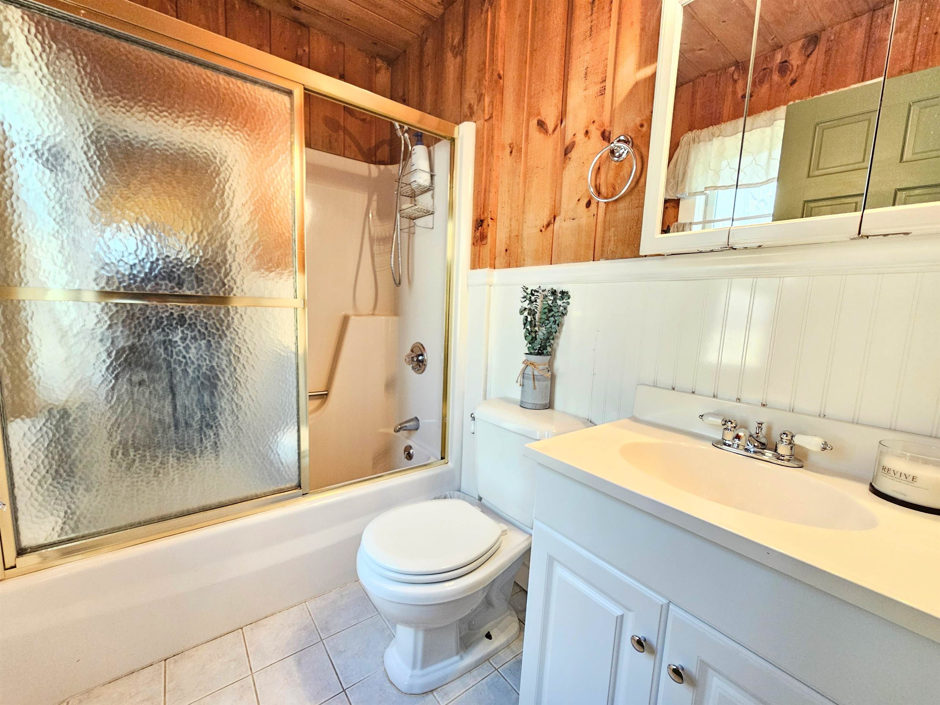 44 Howes Loop