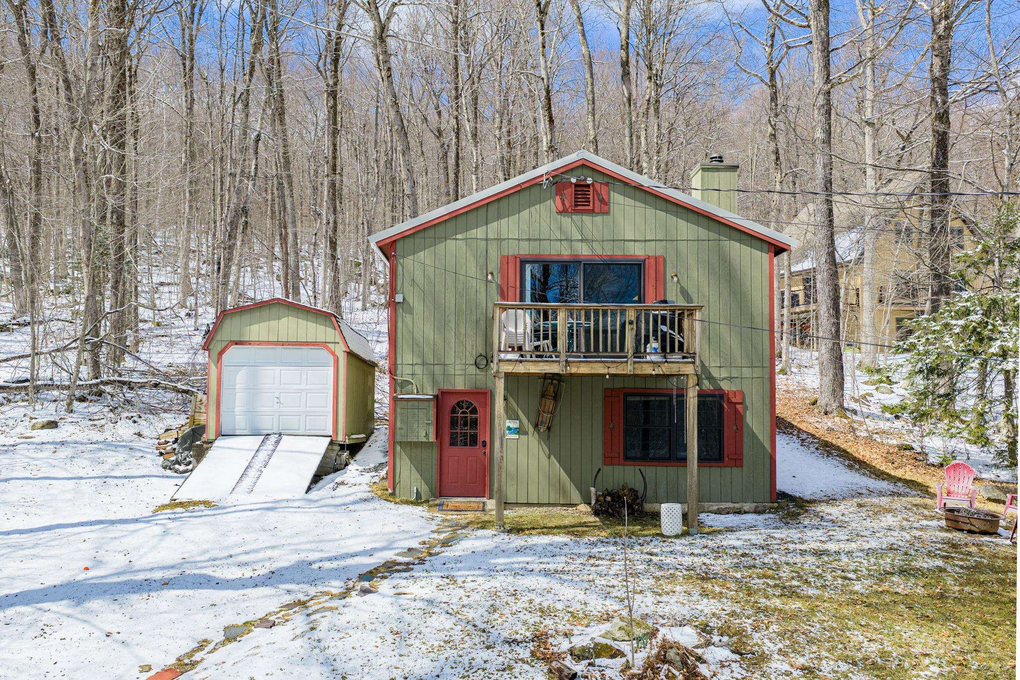 44 Howes Loop