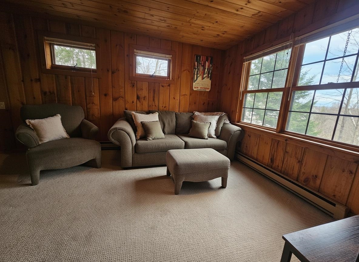 44 Howes Loop