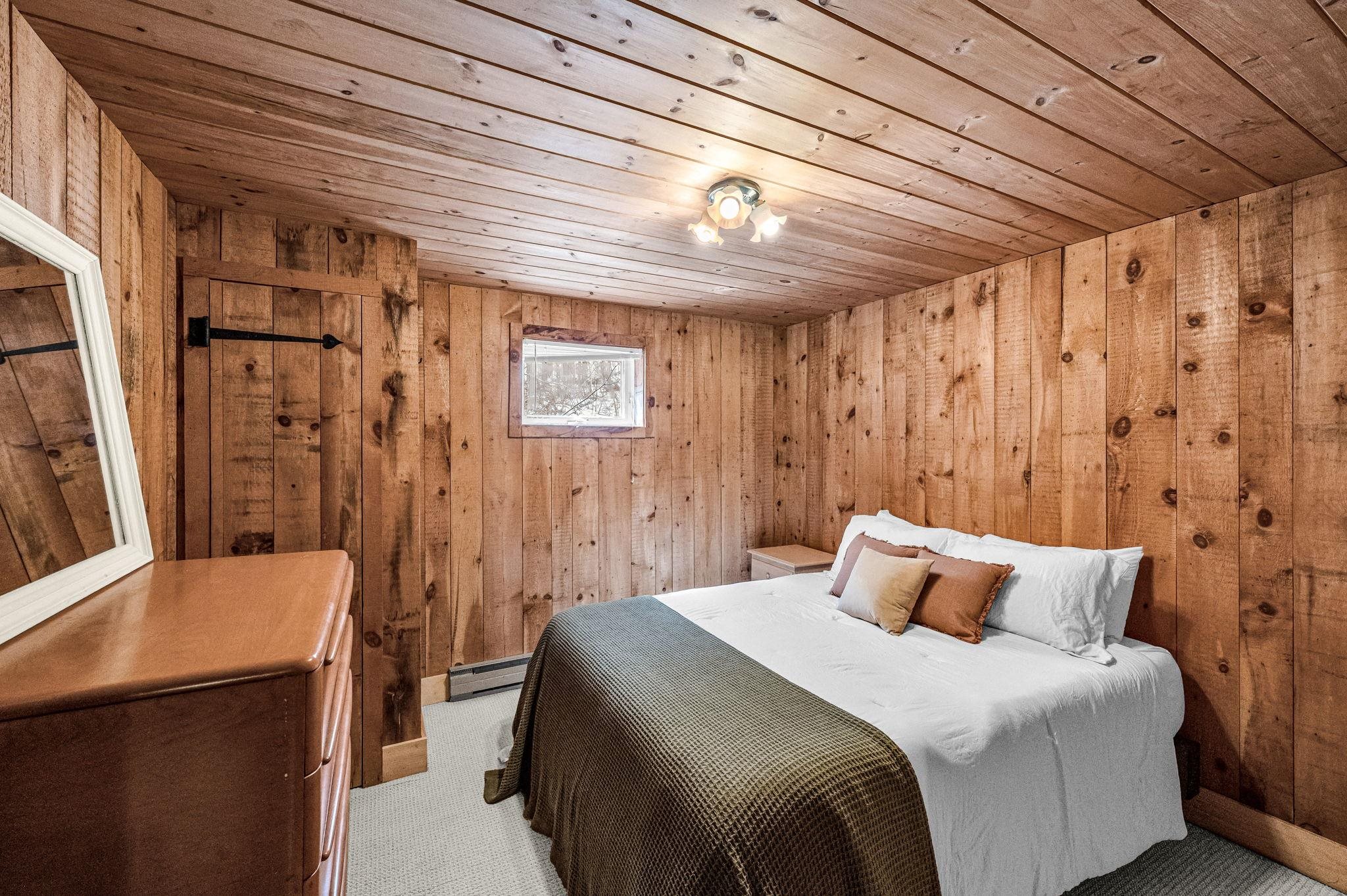 44 Howes Loop