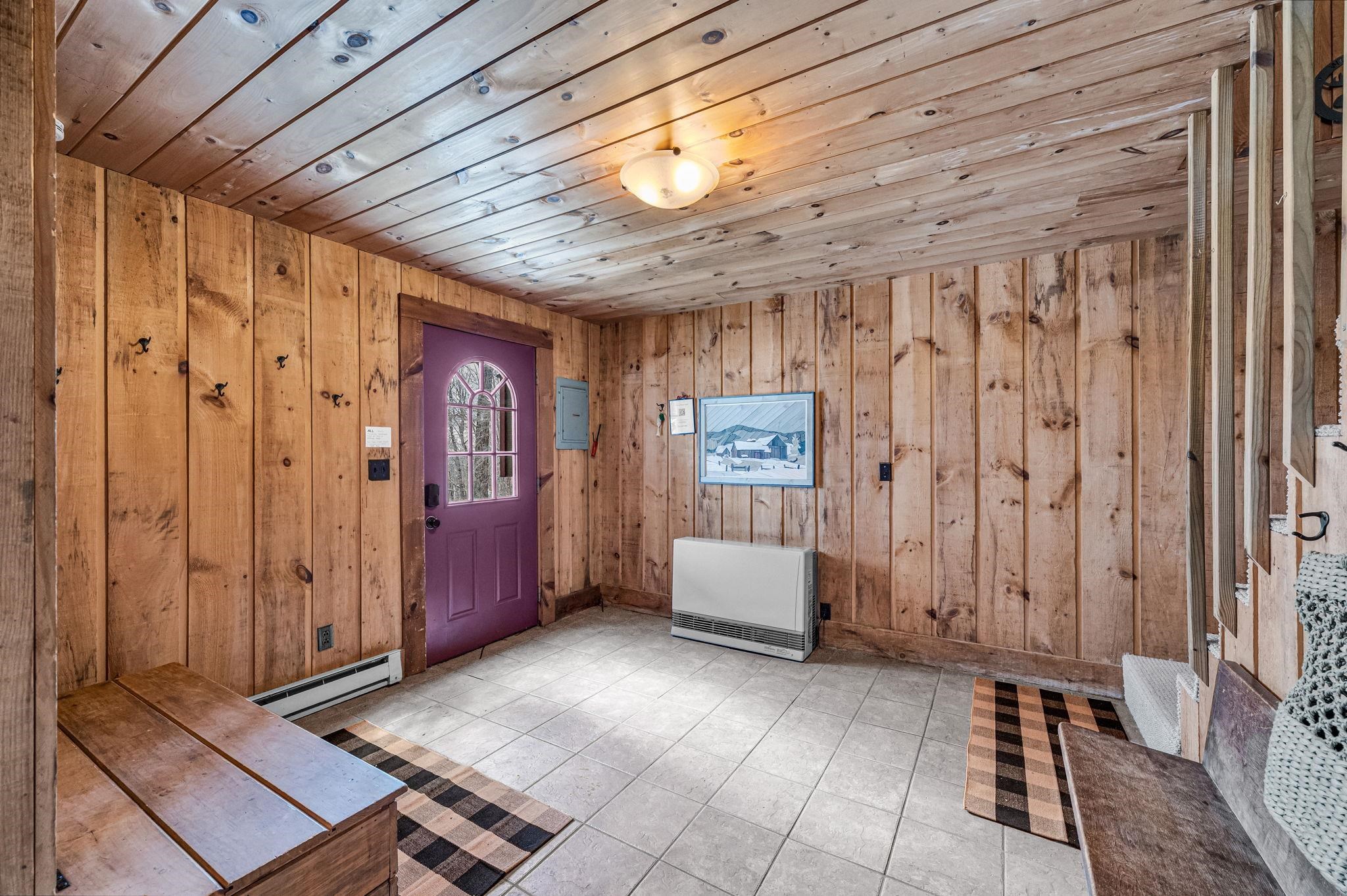 44 Howes Loop