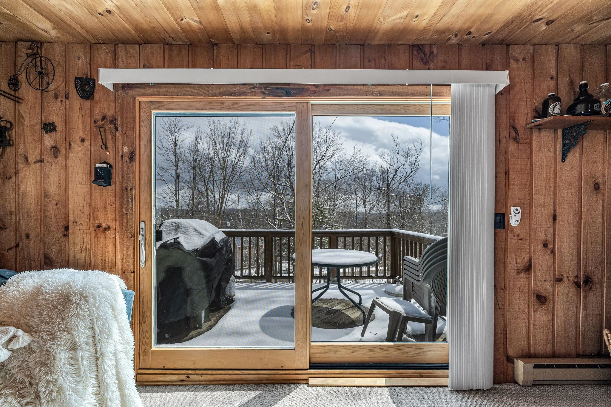 44 Howes Loop