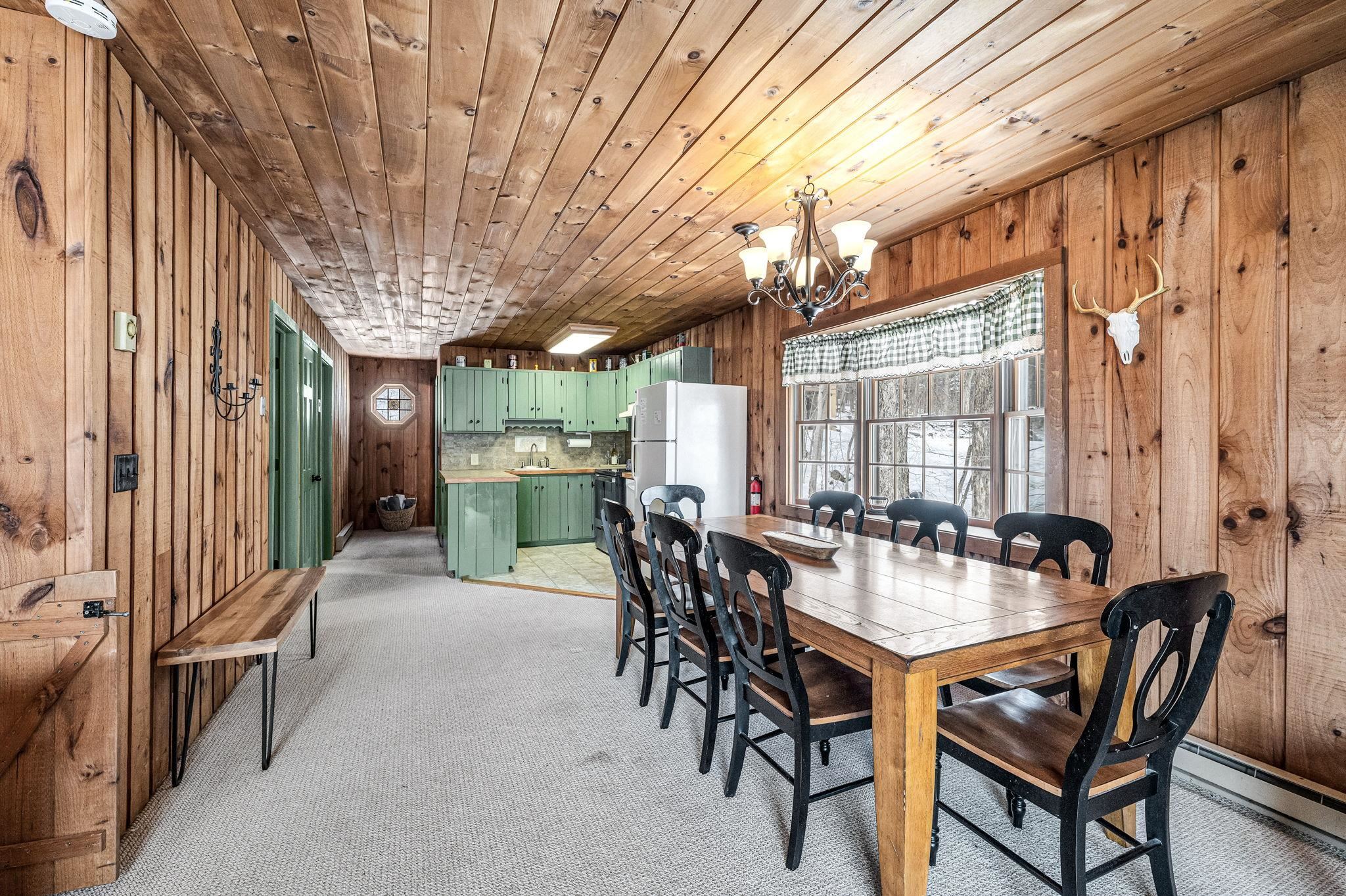 44 Howes Loop