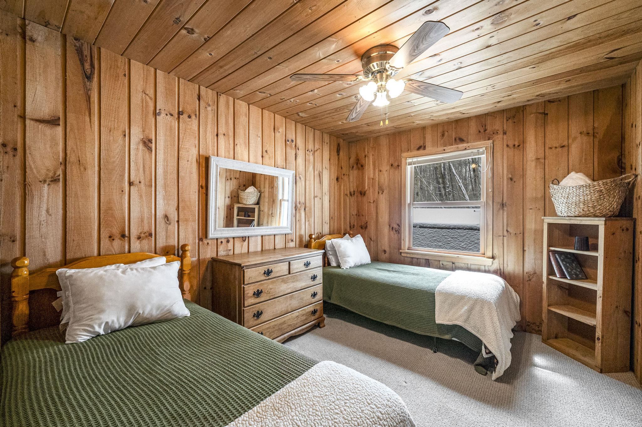 44 Howes Loop