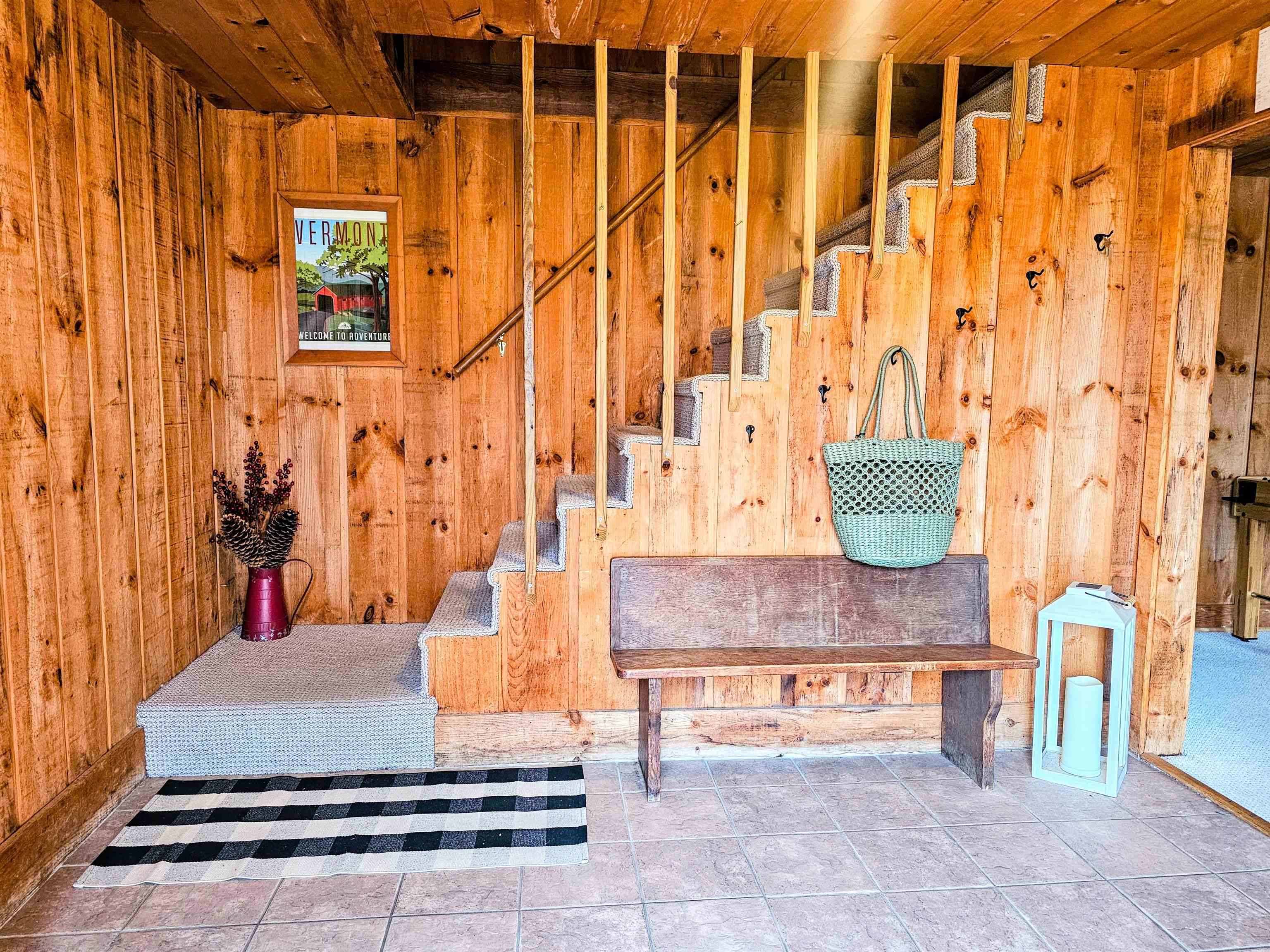 44 Howes Loop