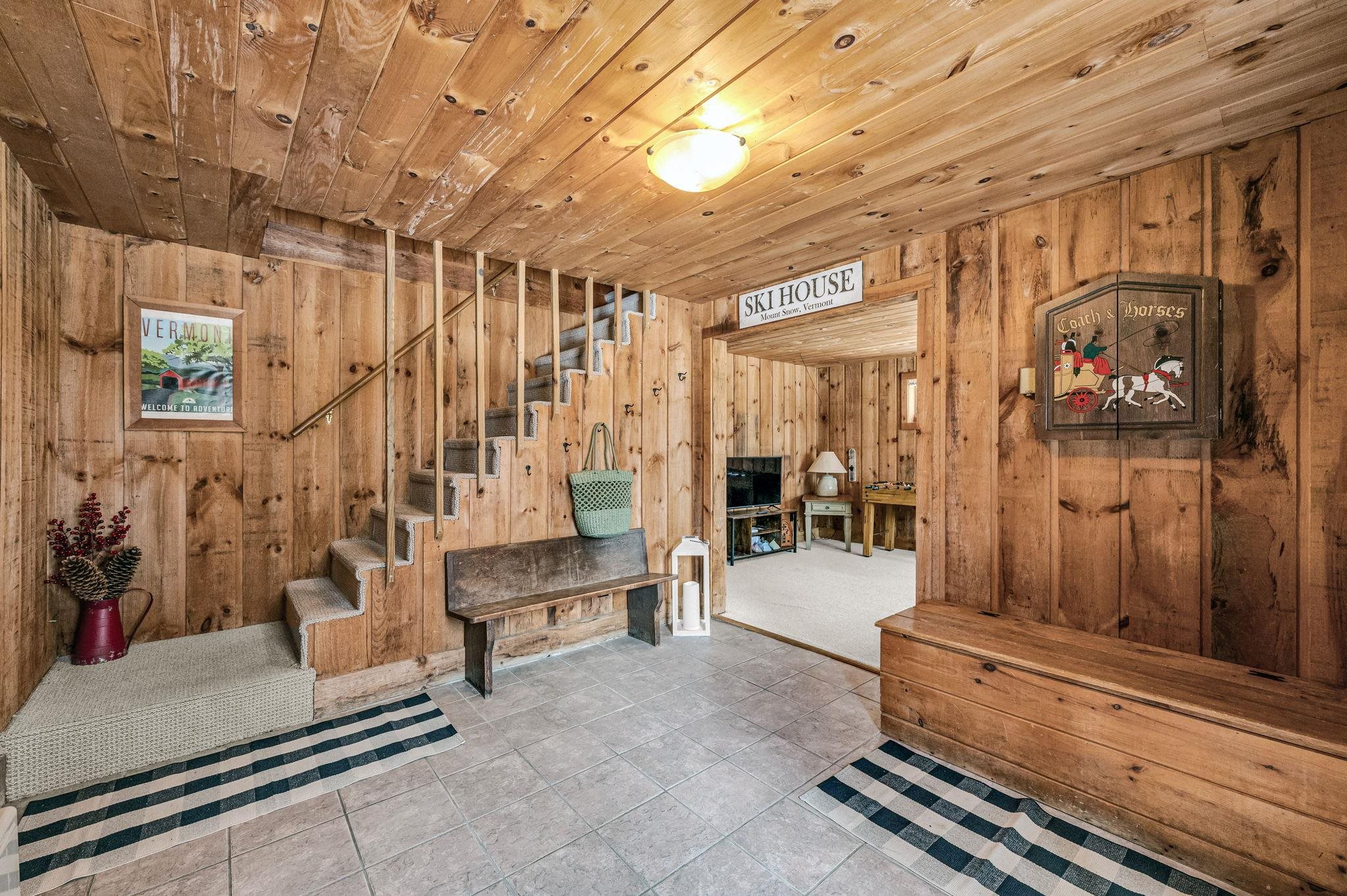 44 Howes Loop