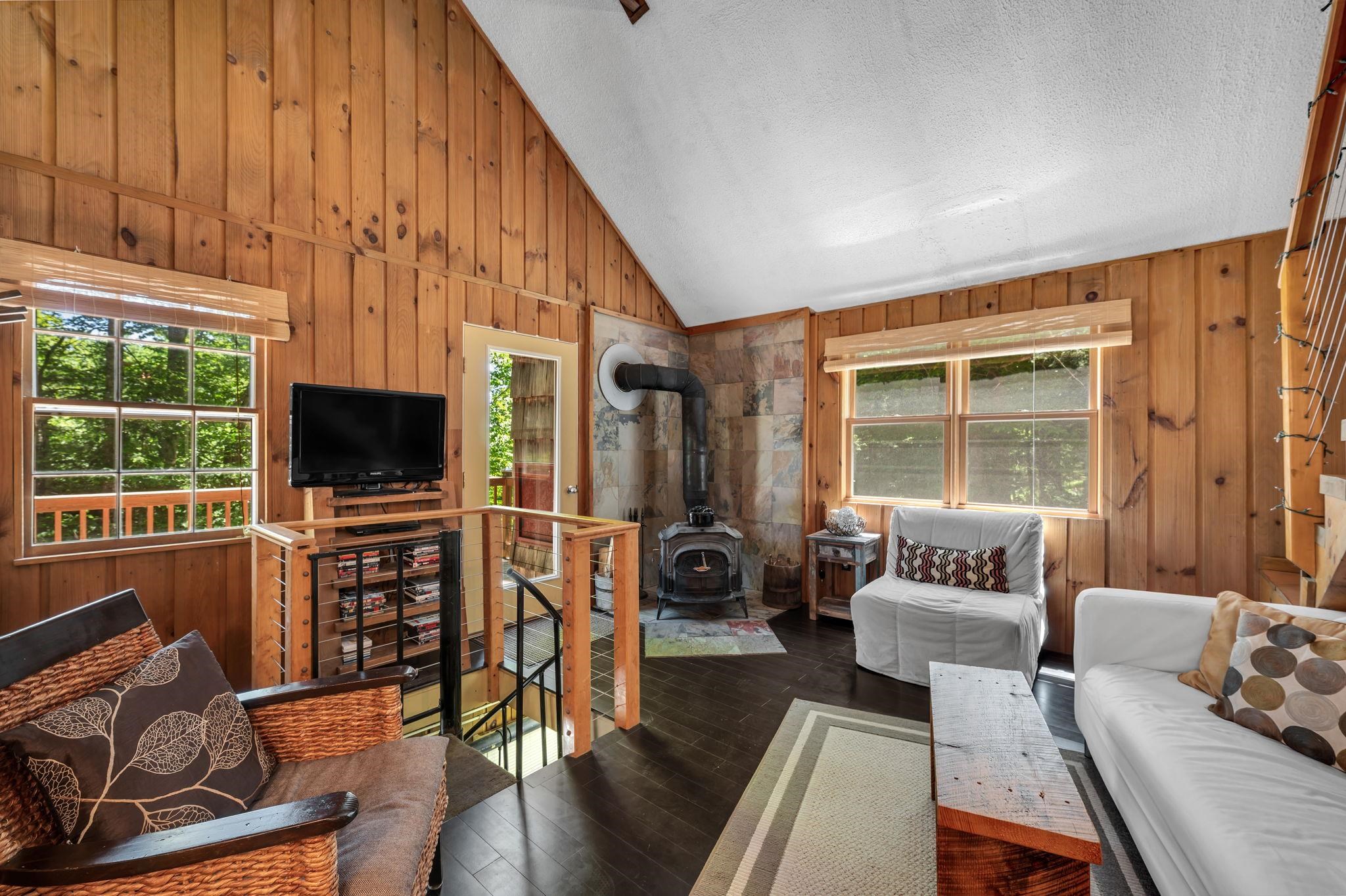 638 Hemlock Hill Road