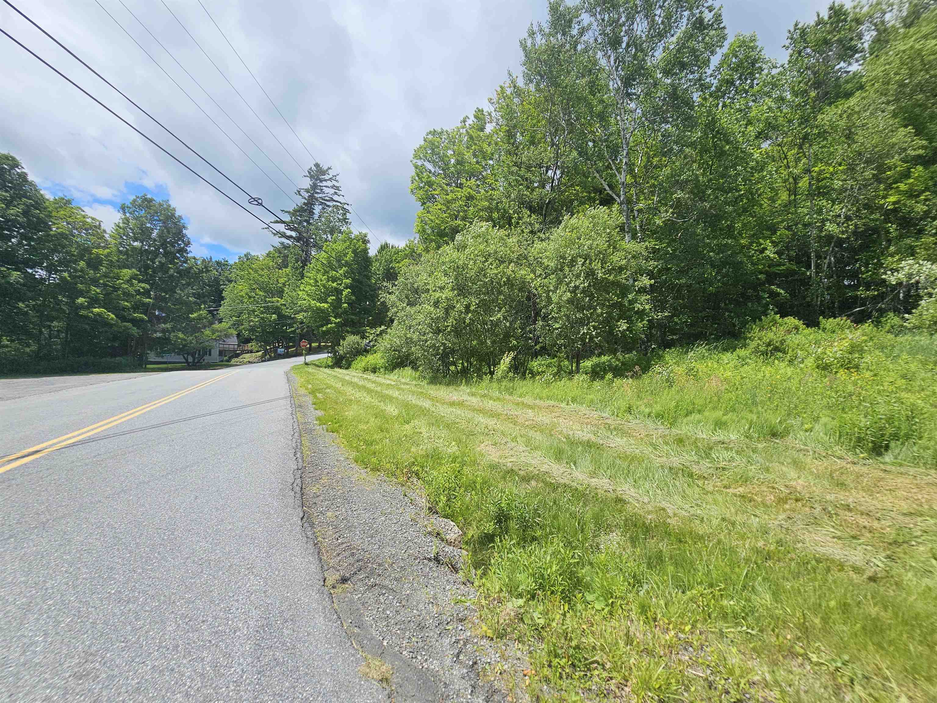 24 Lower Highlands Road