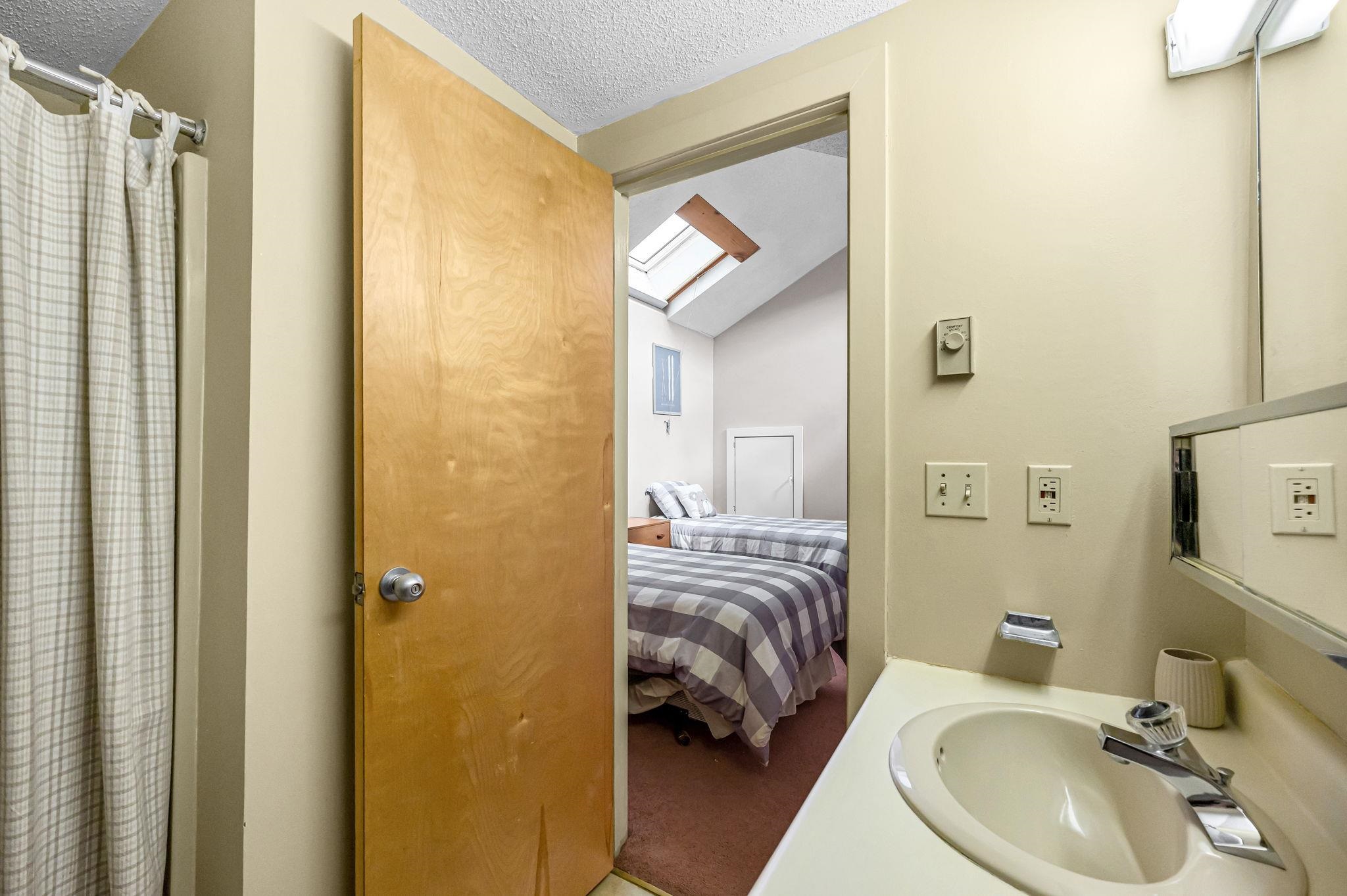 34J Snow Tree Lane Unit: Meadows J